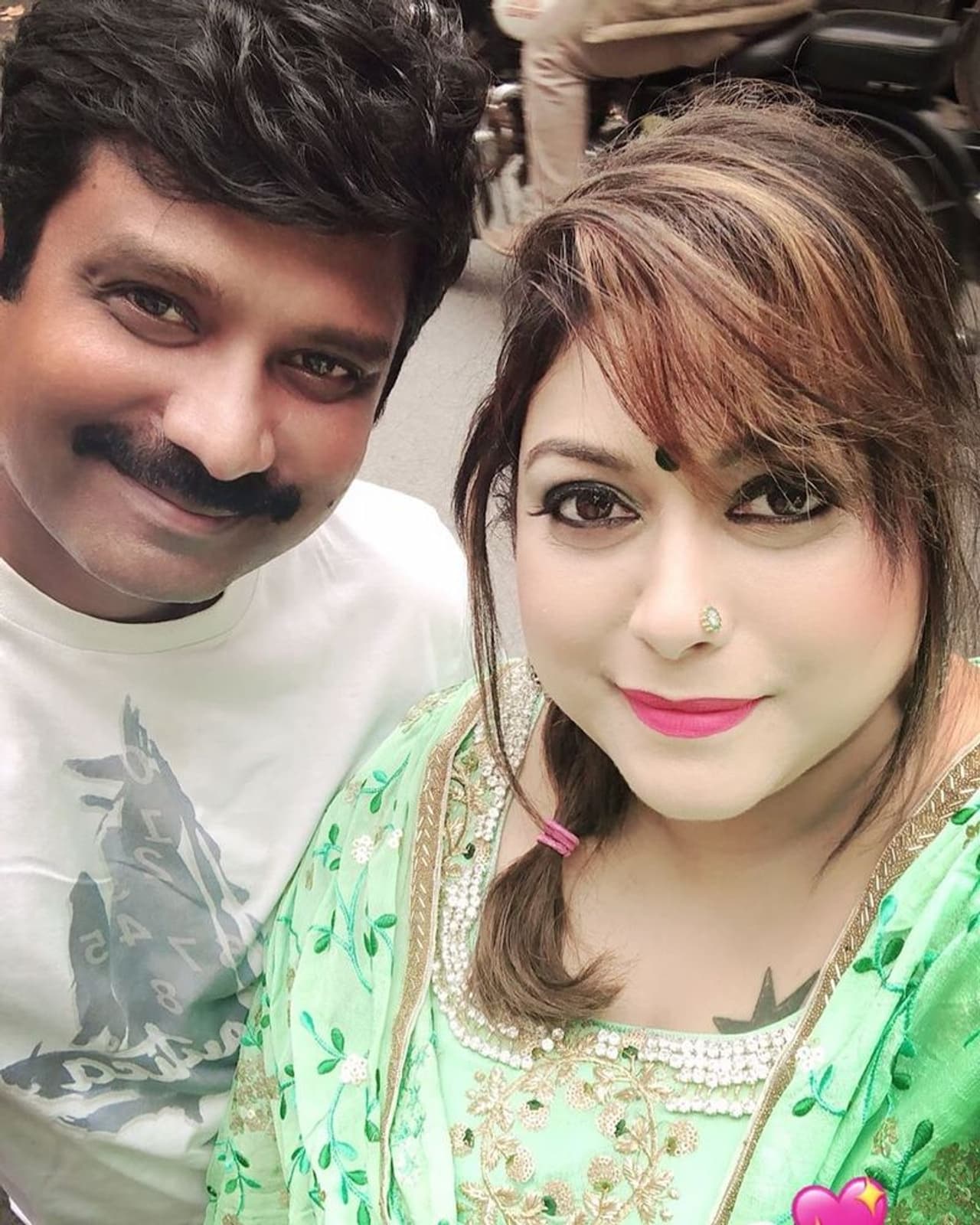 <p>கணவர் பிரேமுடன் நடிகை ரக்ஷிதா</p> <p>கணவர் பிரேமுடன் நடிகை ரக்ஷிதா</p>