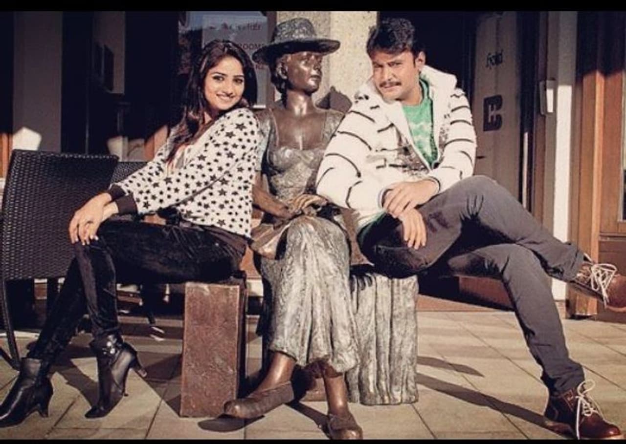 ಚಾಲೆಂಜಿಂಗ್ ಸ್ಟಾರ್ ದರ್ಶನ್ ಹುಟ್ಟಿದಬ್ಬಕ್ಕೆ ವಿಶ್ ಮಾಡಿ, ರಚಿತಾ ಶೇರ್ ಮಾಡಿಕೊಂಡ ಫೋಟೋವಿದು. ಚಾಲೆಂಜಿಂಗ್ ಸ್ಟಾರ್ ದರ್ಶನ್ ಹುಟ್ಟಿದಬ್ಬಕ್ಕೆ ವಿಶ್ ಮಾಡಿ, ರಚಿತಾ ಶೇರ್ ಮಾಡಿಕೊಂಡ ಫೋಟೋವಿದು.