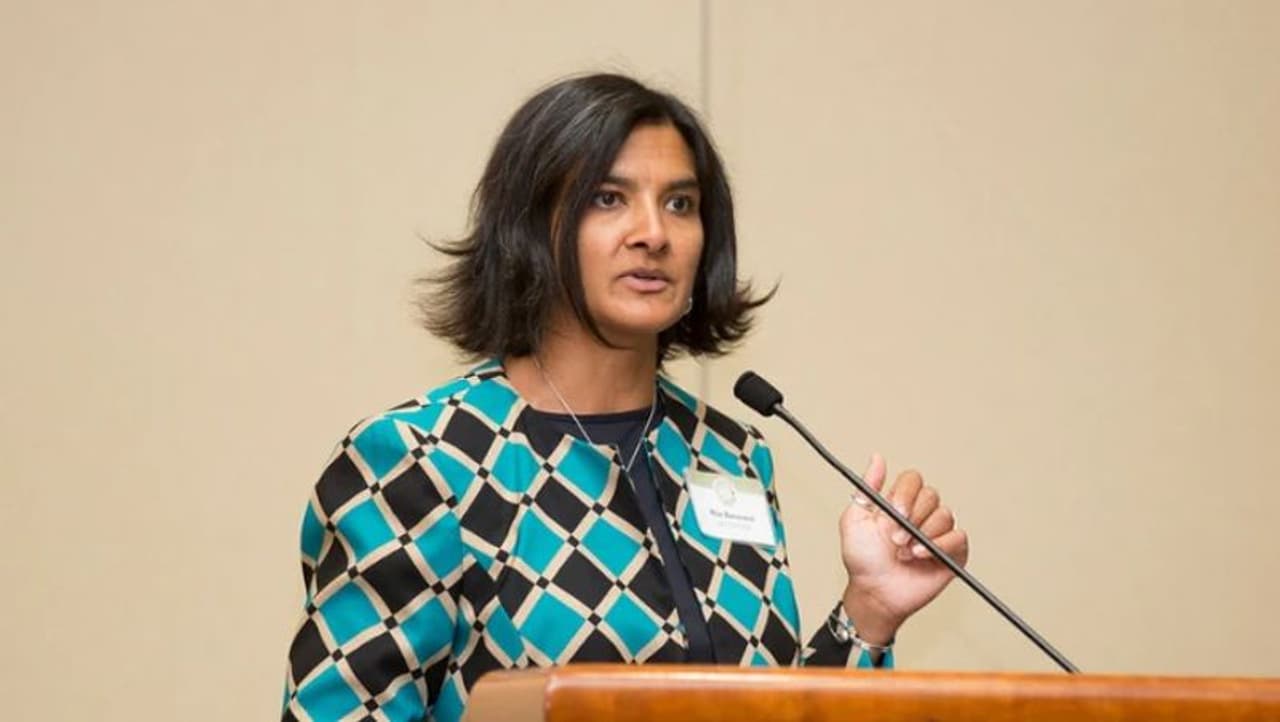 ಡೊನಾಲ್ಡ್ ಟ್ರಂಪ್ ಭಾರತ ಭೇಟಿ ವೇಳೆ ಆಗಮಿಸುತ್ತಿರುವ ಆ ವಿಶೇಷ ವ್ಯಕ್ತಿ, ರೀತಾ ಬರ್ನ್ವಾಲ್. ಇವರು ಮೂಲತಃ ಉತ್ತರ ಪ್ರದೇಶದ ಬಸ್ತಿಯೊಂದರ ಬಹಾದುರ್ಪುರ್ ಹಳ್ಳಿಯವರು.