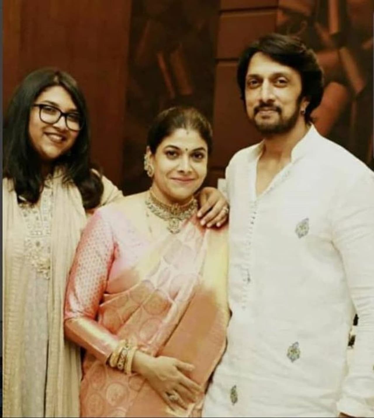 ಸುದೀಪ್ ಪುತ್ರಿ ಸಾನ್ವಿ. ಸುದೀಪ್ ಪುತ್ರಿ ಸಾನ್ವಿ.