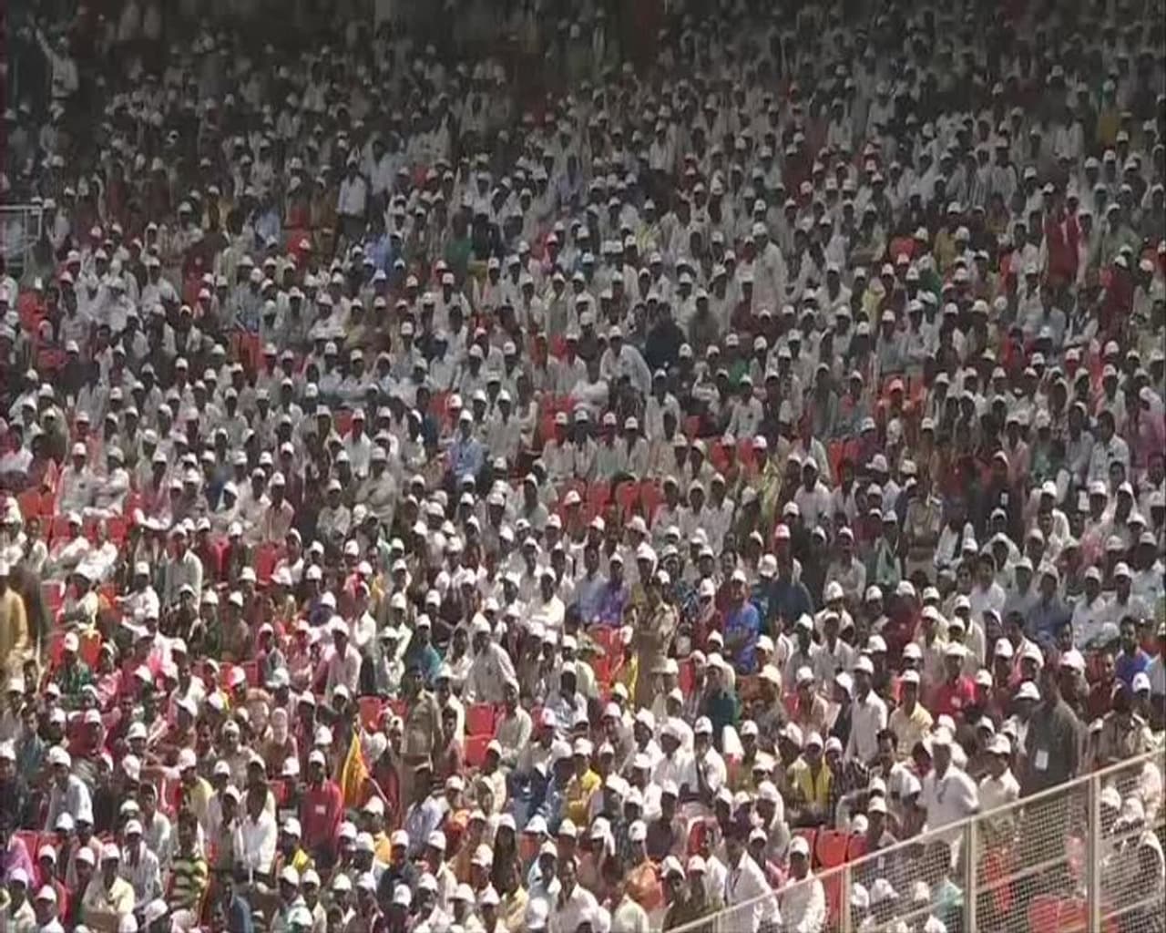 டிராம்பிற்கு கொடுக்கப்பட்ட வரவேற்பு