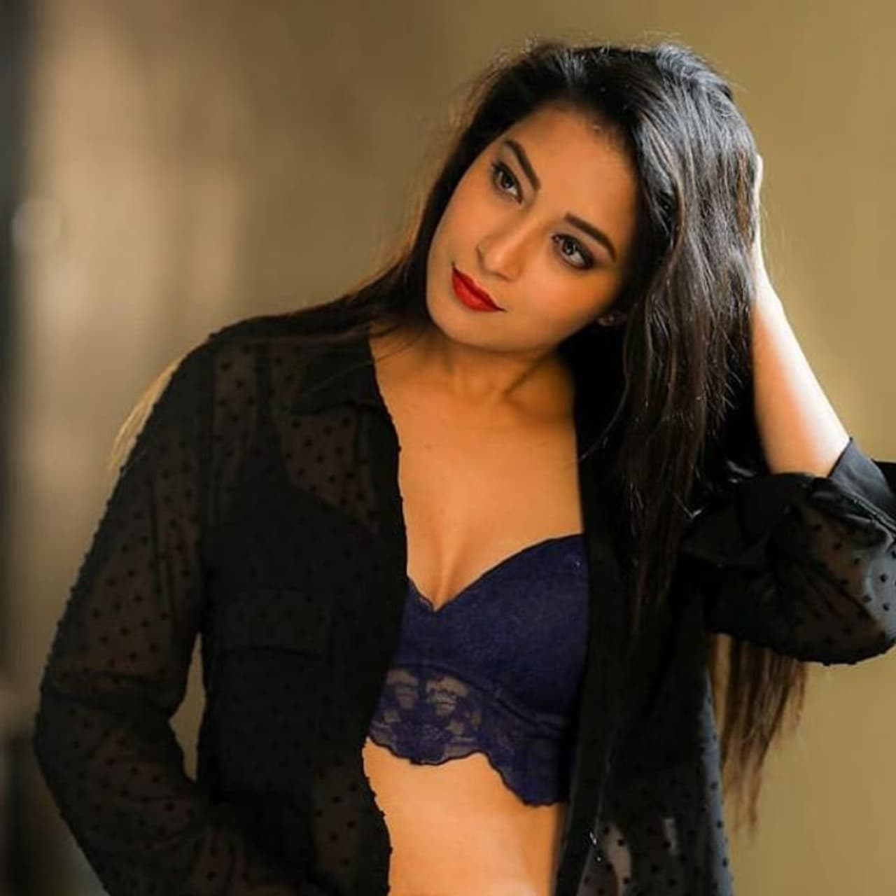 (Courtesy__Instagram) తెలంగాణా యాసలో మాట్లాడుతూ 'బిగ్ బాస్ 2'లో సందడి చేసింది నటి భానుశ్రీ.