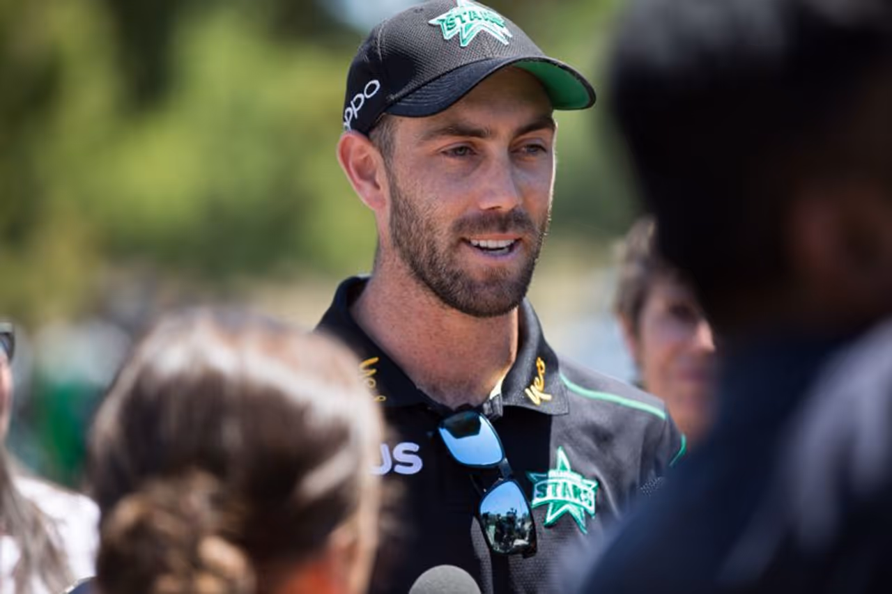 ಅಭಿಮಾನಿಗಳಿಗೆ ಅಚ್ಚರಿ ನೀಡಿದ ಆಸ್ಟ್ರೇಲಿಯಾ ಕ್ರಿಕೆಟಿಗ ಗ್ಲೆನ್ ಮ್ಯಾಕ್ಸ್ವೆಲ್ ಅಭಿಮಾನಿಗಳಿಗೆ ಅಚ್ಚರಿ ನೀಡಿದ ಆಸ್ಟ್ರೇಲಿಯಾ ಕ್ರಿಕೆಟಿಗ ಗ್ಲೆನ್ ಮ್ಯಾಕ್ಸ್ವೆಲ್