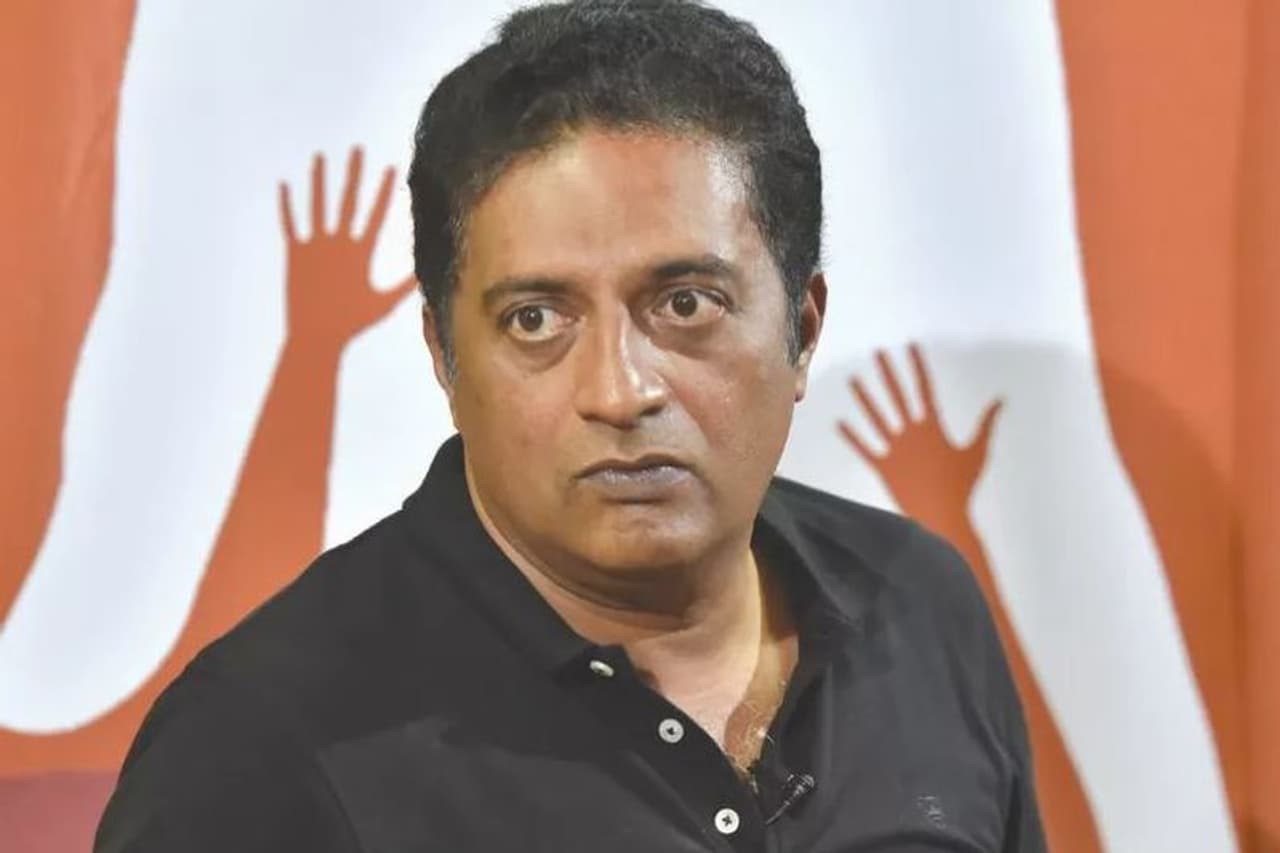 राजनीति पर रखते हैं खुलकर राय राजनीति पर रखते हैं खुलकर राय