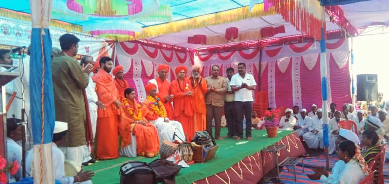 ಖಜೂರಿ ಶಾಖಾ ಮಠ ಶ್ರೀ ಕೋರಣೇಶ್ವರ ಶಾಂತಿಧಾಮಕ್ಕೆ ನೂತನ ಪೀಠಾಧಿಪತಿಯಾದ ರೆಹಮಾನ್ ಶರೀಫ್ ಖಜೂರಿ ಶಾಖಾ ಮಠ ಶ್ರೀ ಕೋರಣೇಶ್ವರ ಶಾಂತಿಧಾಮಕ್ಕೆ ನೂತನ ಪೀಠಾಧಿಪತಿಯಾದ ರೆಹಮಾನ್ ಶರೀಫ್