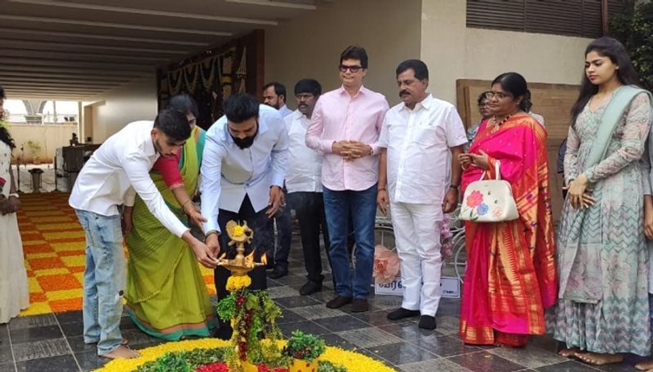 కర్ణాటక ఆరోగ్య శాఖ మంత్రి శ్రీరాములు కుమార్తె రక్షిత వివాహం మార్చి 5న జరగనుంది. కర్ణాటక ఆరోగ్య శాఖ మంత్రి శ్రీరాములు కుమార్తె రక్షిత వివాహం మార్చి 5న జరగనుంది.