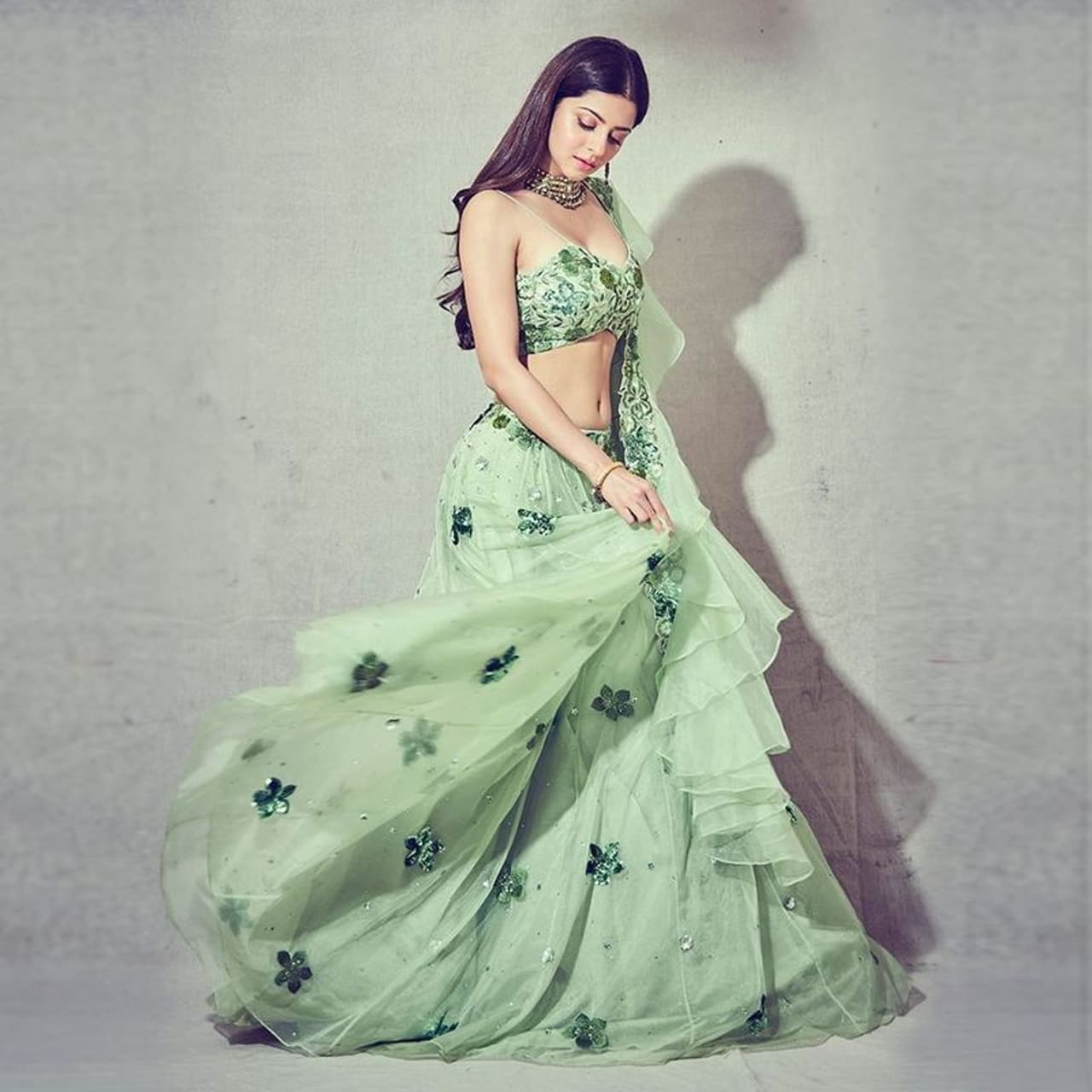 (Courtesy: Instagram) వేదిక గ్లామర్, నటన పరంగా కట్టుకున్నా ఆమె కెరీర్ లో సక్సెస్ రేట్ లేదు. అందుకే హీరోయిన్ గా రేసులో వెనుకబడింది. (Courtesy: Instagram) వేదిక గ్లామర్, నటన పరంగా కట్టుకున్నా ఆమె కెరీర్ లో సక్సెస్ రేట్ లేదు. అందుకే హీరోయిన్ గా రేసులో వెనుకబడింది.