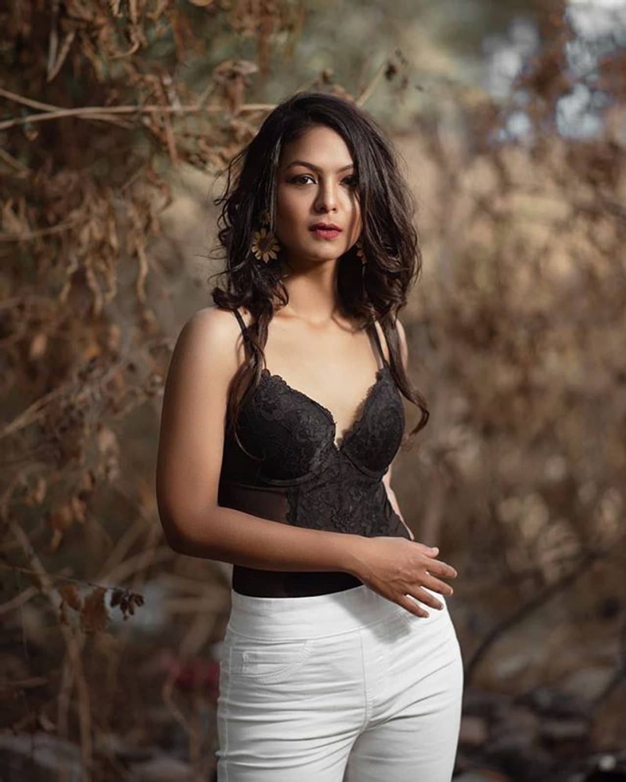 (Courtesy__Instagram) కెరీర్ ఆరంభంలో ఎన్నో వెబ్ సిరీస్ లలో నటించిన అదితి మైకేల్.. ఇంద్రగంటి మోహన కృష్ణ దర్శకత్వంలో వచ్చిన 'అమీ తుమీ' అనే చిత్రంతో హీరోయిన్ గా పరిచయమైంది. (Courtesy__Instagram) కెరీర్ ఆరంభంలో ఎన్నో వెబ్ సిరీస్ లలో నటించిన అదితి మైకేల్.. ఇంద్రగంటి మోహన కృష్ణ దర్శకత్వంలో వచ్చిన 'అమీ తుమీ' అనే చిత్రంతో హీరోయిన్ గా పరిచయమైంది.