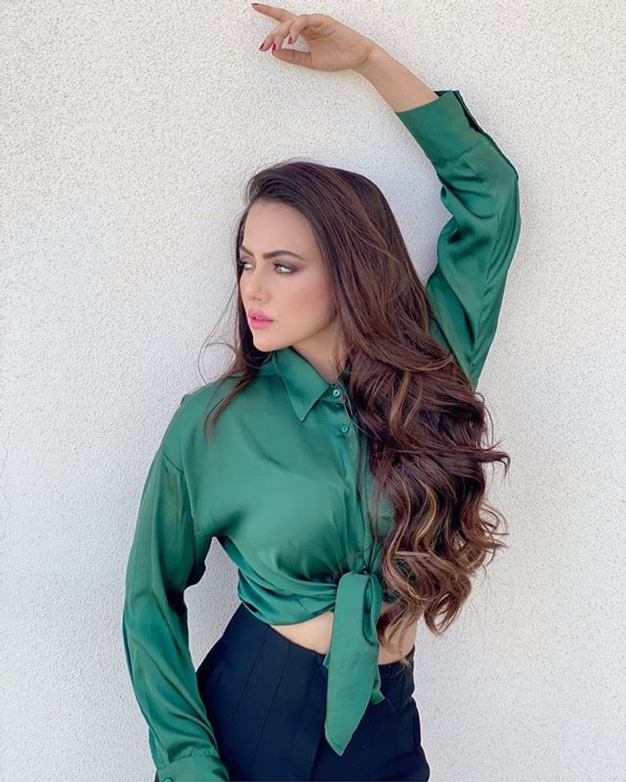 (Courtesy__Instagram) తెలుగులో కళ్యాణ్ రామ్ నటించిన 'కత్తి' సినిమాలో హీరోయిన్ గా నటించింది సనా ఖాన్. (Courtesy__Instagram) తెలుగులో కళ్యాణ్ రామ్ నటించిన 'కత్తి' సినిమాలో హీరోయిన్ గా నటించింది సనా ఖాన్.