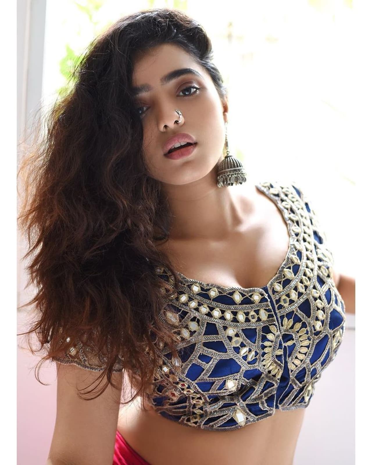 ఢిల్లీకి చెందిన ఈ బ్యూటీ త్వరలో టాలీవుడ్ లో ఎంట్రీ ఇవ్వనుంది. ఢిల్లీకి చెందిన ఈ బ్యూటీ త్వరలో టాలీవుడ్ లో ఎంట్రీ ఇవ్వనుంది.