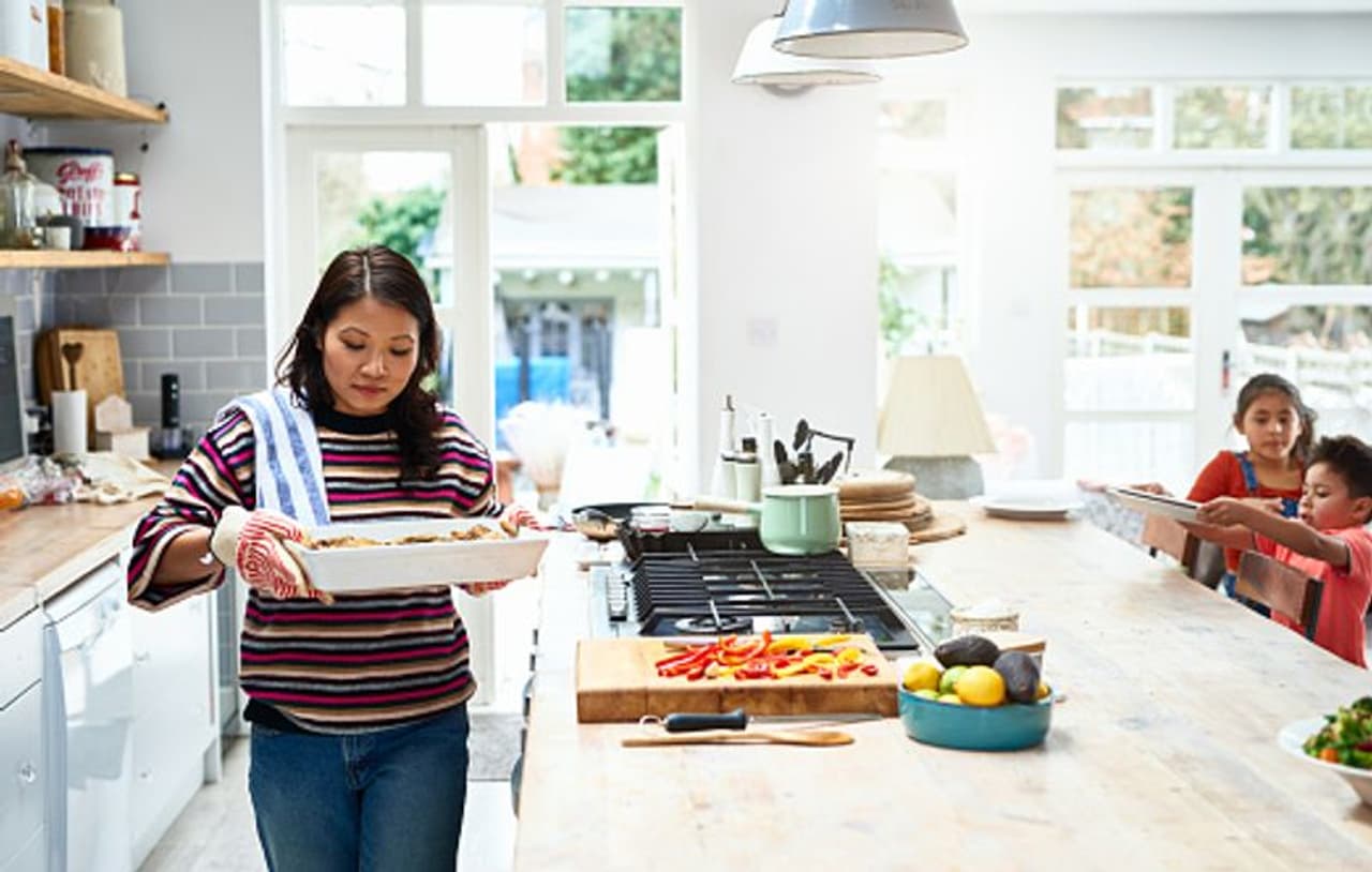 <p style="text align: justify;">ఈ సారి రుతుపవనాలు కాస్త ముందుగానే వచ్చేశాయి. వర్షాకాలం ప్రారంభమవ్వబోతోంది. చల్లగా వర్షం పడుతుంటే.. వెచ్చగా కాఫీనో, టీనో తాగుతూ మీ బాల్కనీలోనూ, వరండాలోనూ కూర్చుని ఆస్వాదించడం ఎంత బాగుంటుంది కదా. </p> <p style="text align: justify;">ఈ సారి రుతుపవనాలు కాస్త ముందుగానే వచ్చేశాయి. వర్షాకాలం ప్రారంభమవ్వబోతోంది. చల్లగా వర్షం పడుతుంటే.. వెచ్చగా కాఫీనో, టీనో తాగుతూ మీ బాల్కనీలోనూ, వరండాలోనూ కూర్చుని ఆస్వాదించడం ఎంత బాగుంటుంది కదా. </p>