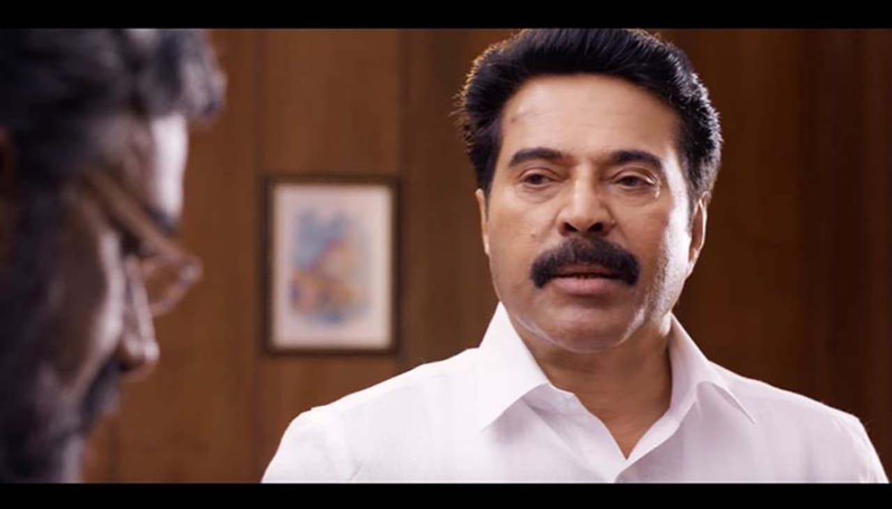 <p><strong>വണ് </strong>മമ്മൂട്ടിയെ നായകനാക്കി സന്തോഷ് വിശ്വനാഥ് സംവിധാനം ചെയ്യുന്ന ചിത്രം. ബോബി സഞ്ജയ് തിരക്കഥയൊരുക്കിയിരിക്കുന്ന ചിത്രത്തില് കേരള മുഖ്യമന്ത്രിയുടെ റോളിലാണ് മമ്മൂട്ടി എത്തുന്നത്. പേര് കടയ്ക്കല് ചന്ദ്രന്.</p> <p><strong>വണ് </strong>മമ്മൂട്ടിയെ നായകനാക്കി സന്തോഷ് വിശ്വനാഥ് സംവിധാനം ചെയ്യുന്ന ചിത്രം. ബോബി സഞ്ജയ് തിരക്കഥയൊരുക്കിയിരിക്കുന്ന ചിത്രത്തില് കേരള മുഖ്യമന്ത്രിയുടെ റോളിലാണ് മമ്മൂട്ടി എത്തുന്നത്. പേര് കടയ്ക്കല് ചന്ദ്രന്.</p>