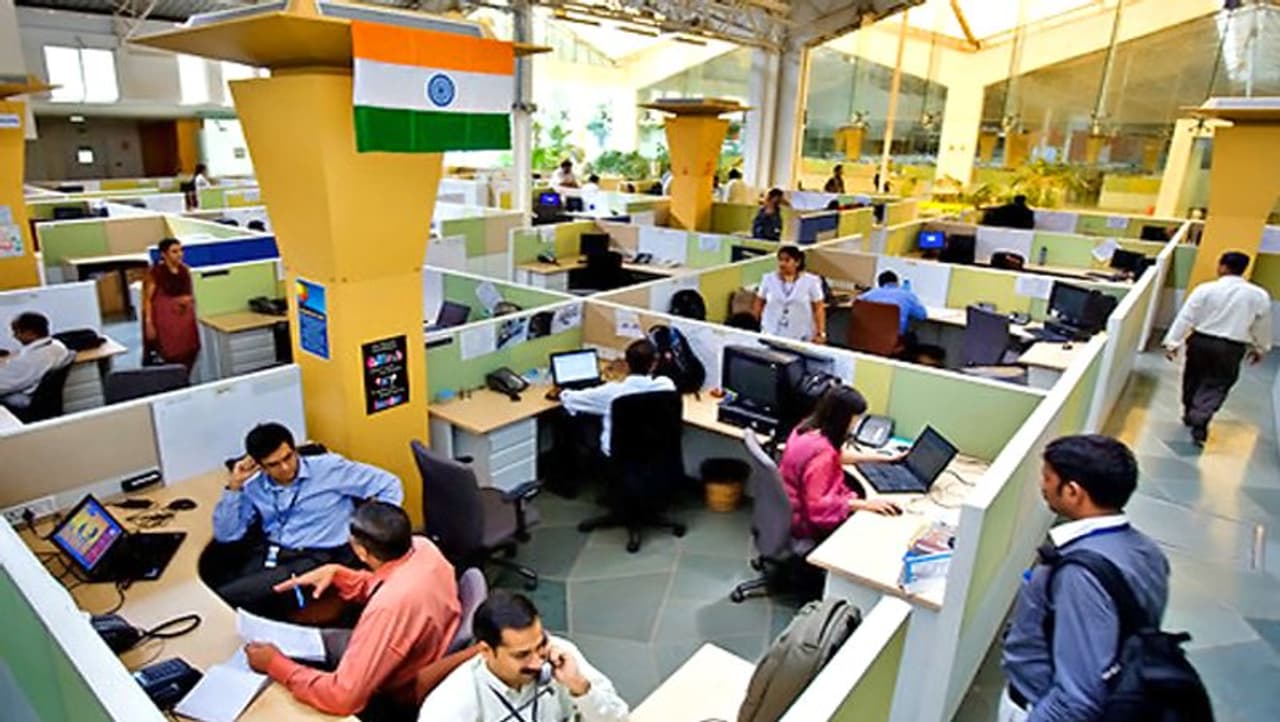 <p>ವಾಸ್ತು ದೋಷಗಳು ನಮ್ಮ ಪ್ರಗತಿಗೆ ಅಡ್ಡಿ ಉಂಟು ಮಾಡುತ್ತದೆ. ಪ್ರಯತ್ನದ ಜೊತೆಗೆ ವಾಸ್ತು ಸರಿಯಾಗಿ ಇದ್ದರೆ, ಮಾತ್ರ ಕರಿಯರ್ನಲ್ಲಿ ಉತ್ತಮ ಸಾಧನೆ ಮಾಡಲು ಸಾಧ್ಯ. ಆದರೆ ಈ ವಾಸ್ತುದೋಷಗಳನ್ನು ಸರಿಪಡಿಸಲು ಕೆಲವು ಕ್ರಮಗಳನ್ನು ಕೈಗೊಳ್ಳಬಹುದು. ಈ ಕ್ರಮಗಳ ಬಗ್ಗೆ ತಿಳಿಯೋಣ.</p> <p>ವಾಸ್ತು ದೋಷಗಳು ನಮ್ಮ ಪ್ರಗತಿಗೆ ಅಡ್ಡಿ ಉಂಟು ಮಾಡುತ್ತದೆ. ಪ್ರಯತ್ನದ ಜೊತೆಗೆ ವಾಸ್ತು ಸರಿಯಾಗಿ ಇದ್ದರೆ, ಮಾತ್ರ ಕರಿಯರ್ನಲ್ಲಿ ಉತ್ತಮ ಸಾಧನೆ ಮಾಡಲು ಸಾಧ್ಯ. ಆದರೆ ಈ ವಾಸ್ತುದೋಷಗಳನ್ನು ಸರಿಪಡಿಸಲು ಕೆಲವು ಕ್ರಮಗಳನ್ನು ಕೈಗೊಳ್ಳಬಹುದು. ಈ ಕ್ರಮಗಳ ಬಗ್ಗೆ ತಿಳಿಯೋಣ.</p>