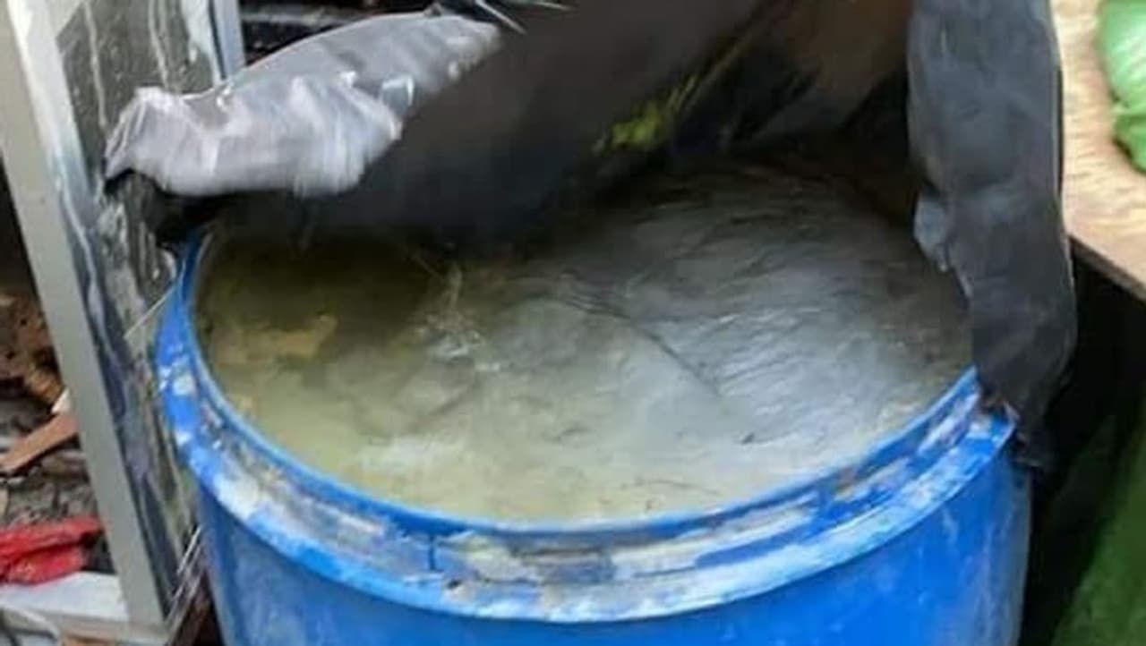 హైద్రాబాద్లో డ్రమ్ములో డెడ్బాడీ: పురాన్సింగ్ ను హత్య చేయించిన మాజీ లవర్ హైద్రాబాద్లో డ్రమ్ములో డెడ్బాడీ: పురాన్సింగ్ ను హత్య చేయించిన మాజీ లవర్