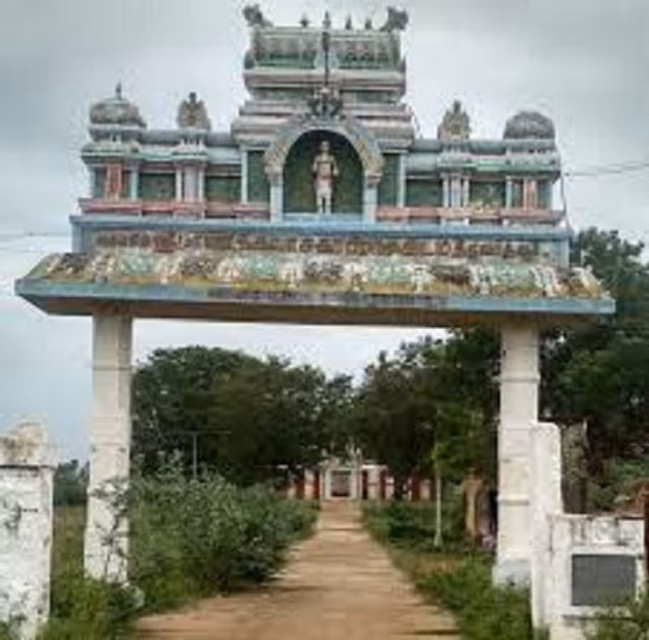 ತಮಿಳುನಾಡಿನ ಮಧುರೈ ಜಿಲ್ಲೆಯ ಮೇಲೂರು ಸಮೀಪಿದ ತಿರುವತಾವೂರುನಲ್ಲಿರುವ ತಿರುಮರೈನಾಥರ್ ದೇವಸ್ಥಾನದ ಆರಾಧ್ಯ ದೇವ ಶಿವ.