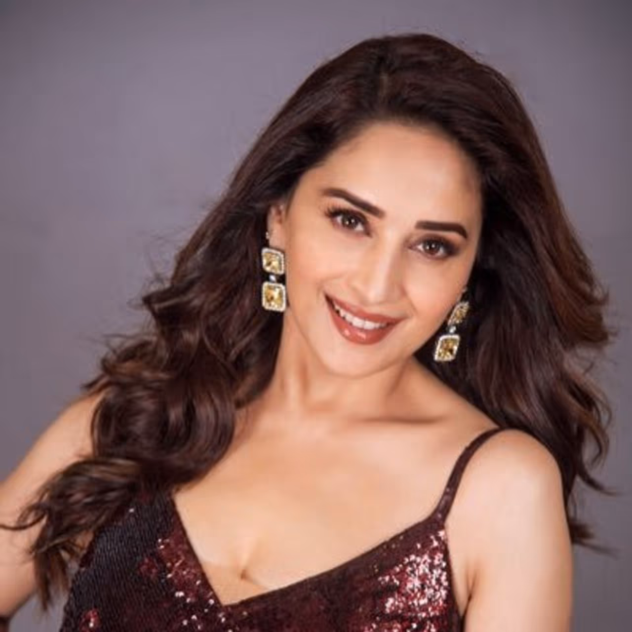 52 ವರ್ಷವಂತೆ ದಕ್‌ ದಕ್‌ ಚೆಲುವೆ ಮಾಧುರಿ ದಿಕ್ಷೀತ್‌ಗೆ!