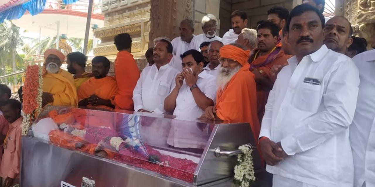 ತಮ್ಮ ನಿರಾಹಾರ, ಶಿವಧ್ಯಾನ, ಅಂಹಿಸಾ ಬೋಧನೆಯಿಂದಲೇ ಕೋಟಿ ಕೋಟಿ ಭಕ್ತರ ಮನ ಗೆದ್ದಿದ್ದ ’ಗಿರಿ ಯೋಗಿನಿ’ ತಮ್ಮ ನಿರಾಹಾರ, ಶಿವಧ್ಯಾನ, ಅಂಹಿಸಾ ಬೋಧನೆಯಿಂದಲೇ ಕೋಟಿ ಕೋಟಿ ಭಕ್ತರ ಮನ ಗೆದ್ದಿದ್ದ ’ಗಿರಿ ಯೋಗಿನಿ’