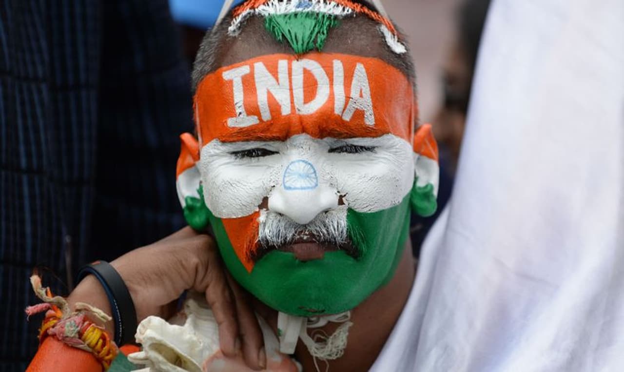 <p>దేశంలో పెరుగుతున్న కరోనా కేసుల కారణంగా క్రికెట్ మ్యాచులు చూసేందుకు ప్రేక్షకులను అనుమతించడం లేదు బీసీసీఐ... అహ్మదాబాద్లో జరిగిన నాలుగో టీ20 నుంచే ఖాళీ స్టేడియాల్లో మ్యాచులు జరుగుతున్నాయి...</p> <p>దేశంలో పెరుగుతున్న కరోనా కేసుల కారణంగా క్రికెట్ మ్యాచులు చూసేందుకు ప్రేక్షకులను అనుమతించడం లేదు బీసీసీఐ... అహ్మదాబాద్లో జరిగిన నాలుగో టీ20 నుంచే ఖాళీ స్టేడియాల్లో మ్యాచులు జరుగుతున్నాయి...</p>