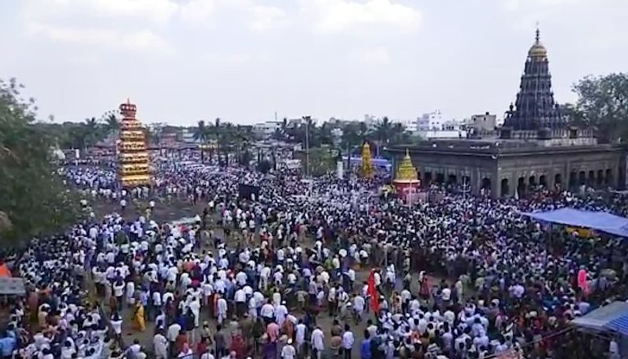 ಕಲಬುರಗಿಯ ನೆಡೆದ ಶರಣ ಬಸವೇಶ್ವರ ದೇವಸ್ಥಾನದ ಜಾತ್ರೆಯ ದೃಶ್ಯ.