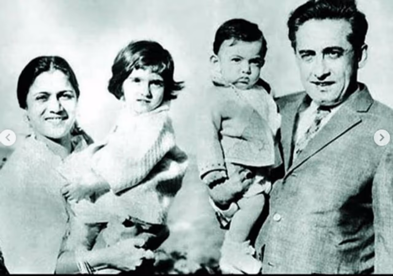 ಇನ್ಟ್ಸಾಗ್ರಾಮ್ನಲ್ಲಿ ಸಕ್ರಿಯವಾಗಿರುವ ಆಮೀರ್ ಖಾನ್ ಹಂಚಿಕೊಂಡ ಬಾಲ್ಯದ ಫೋಟೋ. ಇನ್ಟ್ಸಾಗ್ರಾಮ್ನಲ್ಲಿ ಸಕ್ರಿಯವಾಗಿರುವ ಆಮೀರ್ ಖಾನ್ ಹಂಚಿಕೊಂಡ ಬಾಲ್ಯದ ಫೋಟೋ.