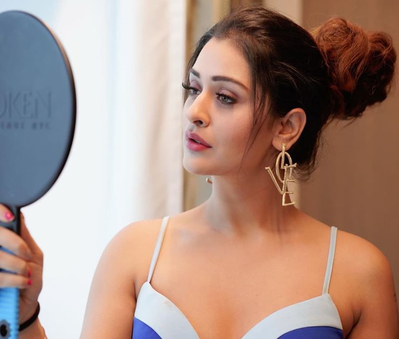 (Courtesy: Instagram) ఆర్ఎక్స్ 100 చిత్రం పాయల్ రాజ్ పుత్ కు ఫస్ట్ మూవీ. అయినా కూడా పాయల్ రాజ్ పుత్ ఏమాత్రం బెదురులేకుండా అందాలు ఆరబోసింది. బోల్డ్ రోల్ లో నటించి మెప్పించింది. (Courtesy: Instagram) ఆర్ఎక్స్ 100 చిత్రం పాయల్ రాజ్ పుత్ కు ఫస్ట్ మూవీ. అయినా కూడా పాయల్ రాజ్ పుత్ ఏమాత్రం బెదురులేకుండా అందాలు ఆరబోసింది. బోల్డ్ రోల్ లో నటించి మెప్పించింది.