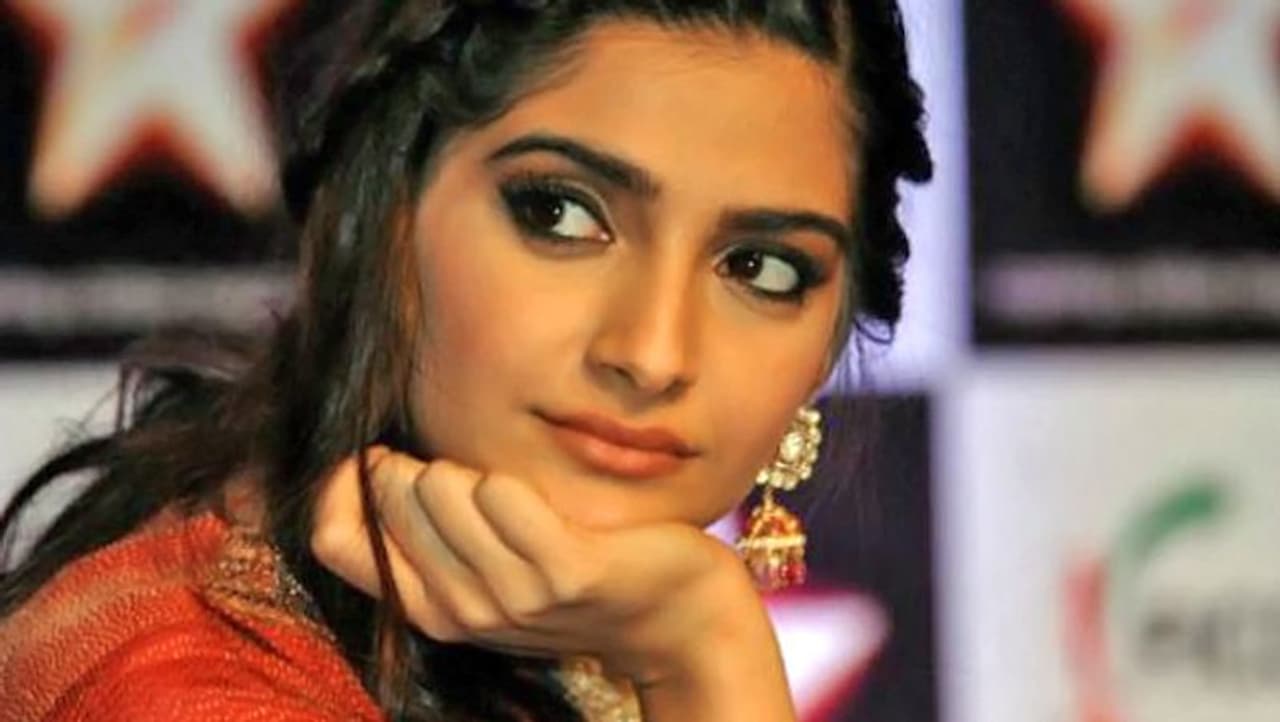 Every now and then, celebrities are targeted by online trolls. One Bollywood actress Sonam Kapoor was asked a communal question on Instagram by her fan from Pakistan. Every now and then, celebrities are targeted by online trolls. One Bollywood actress Sonam Kapoor was asked a communal question on Instagram by her fan from Pakistan.