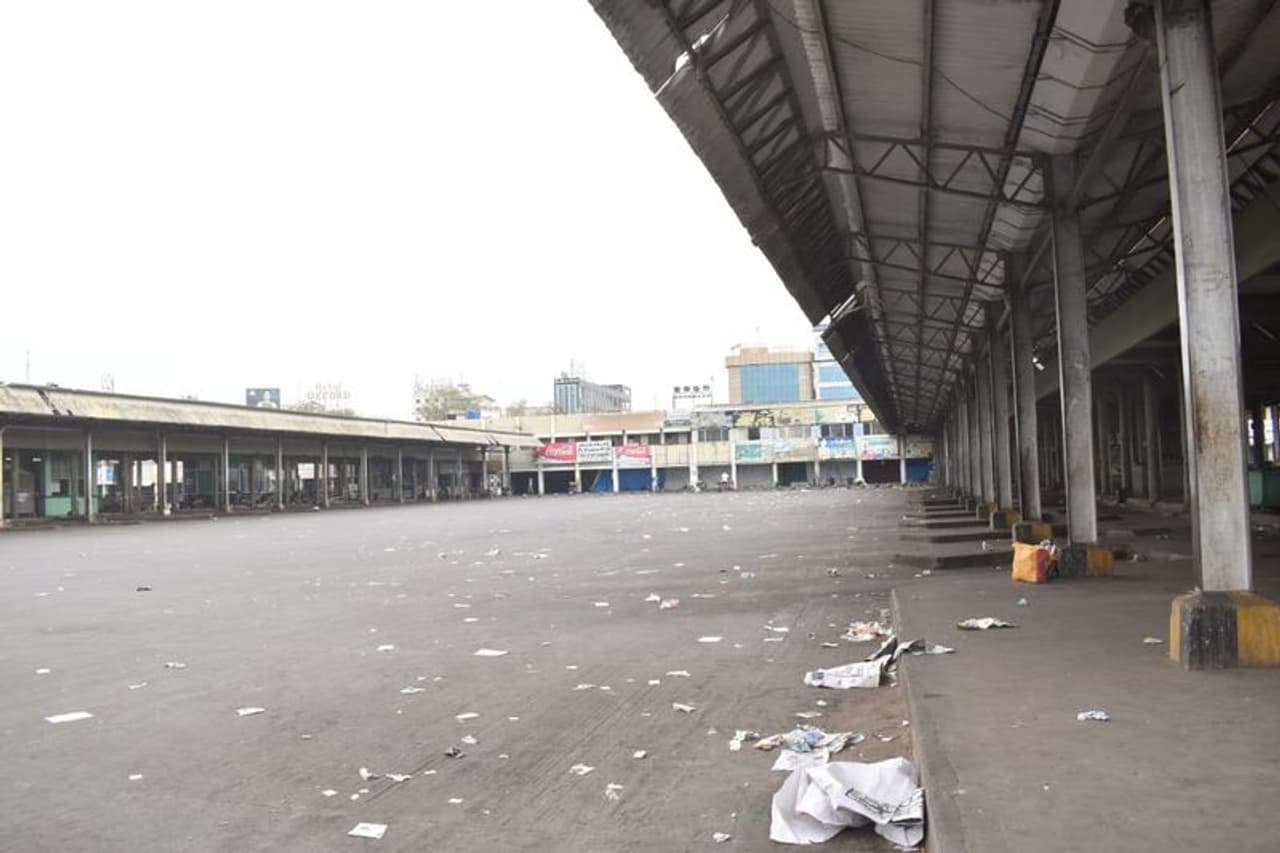 வெறிச்சோடிய தமிழக சாலைகள் வெறிச்சோடிய தமிழக சாலைகள்