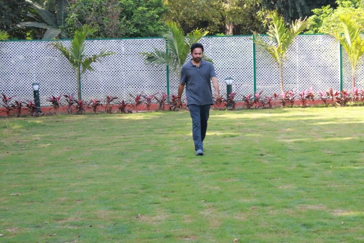 మార్నింగ్ వాక్ చేస్తున్న కేంద్రమంత్రి కిషన్ రెడ్డి మార్నింగ్ వాక్ చేస్తున్న కేంద్రమంత్రి కిషన్ రెడ్డి