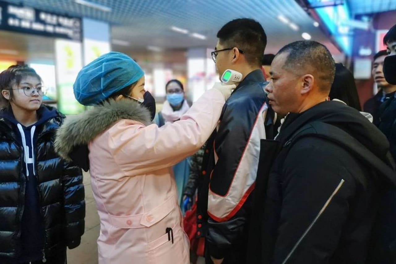 ಚೀನಾದಿಂದ ಹರಡಿದ ಕೊರೋನಾ ಈವರೆಗೆ ಸರಿ ಸುಮಾರು ಇಡೀ ವಿಶ್ವಕ್ಕೇ ಹರಡಿದೆ. ಹೀಗಿರುವಾಗ ಸಾವಿನ ಸಂಖ್ಯೆ 14,900 ದಾಟಿದೆ. ಚೀನಾದಿಂದ ಹರಡಿದ ಕೊರೋನಾ ಈವರೆಗೆ ಸರಿ ಸುಮಾರು ಇಡೀ ವಿಶ್ವಕ್ಕೇ ಹರಡಿದೆ. ಹೀಗಿರುವಾಗ ಸಾವಿನ ಸಂಖ್ಯೆ 14,900 ದಾಟಿದೆ.