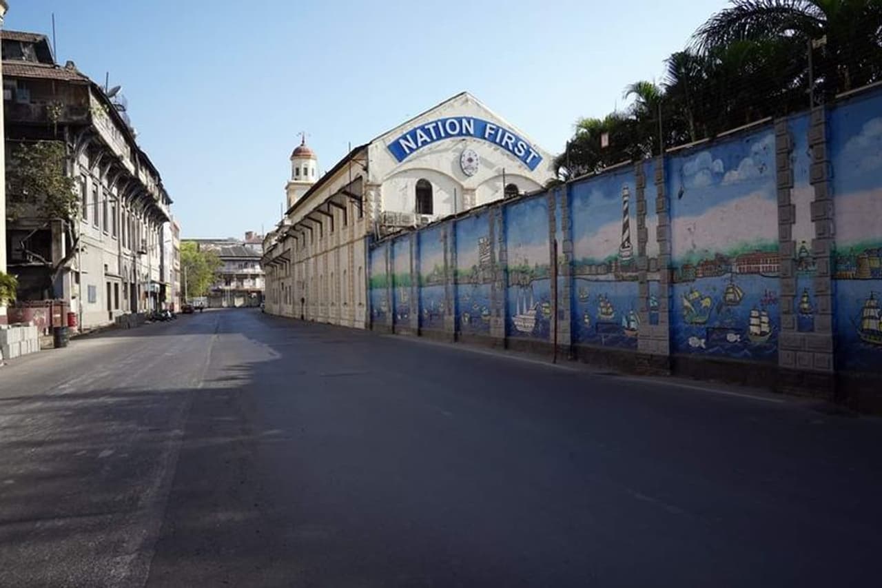 മഹാരാഷ്ട്രയിൽ ഒരു കുടുംബത്തിലെ അഞ്ച് പേർക്ക് കൂടെ രോഗംസ്ഥിരീകരിച്ചതോടെ ആകെ രോഗികകളുടെ എണ്ണം 112ആയി. മഹാരാഷ്ട്രയിൽ ഒരു കുടുംബത്തിലെ അഞ്ച് പേർക്ക് കൂടെ രോഗംസ്ഥിരീകരിച്ചതോടെ ആകെ രോഗികകളുടെ എണ്ണം 112ആയി.