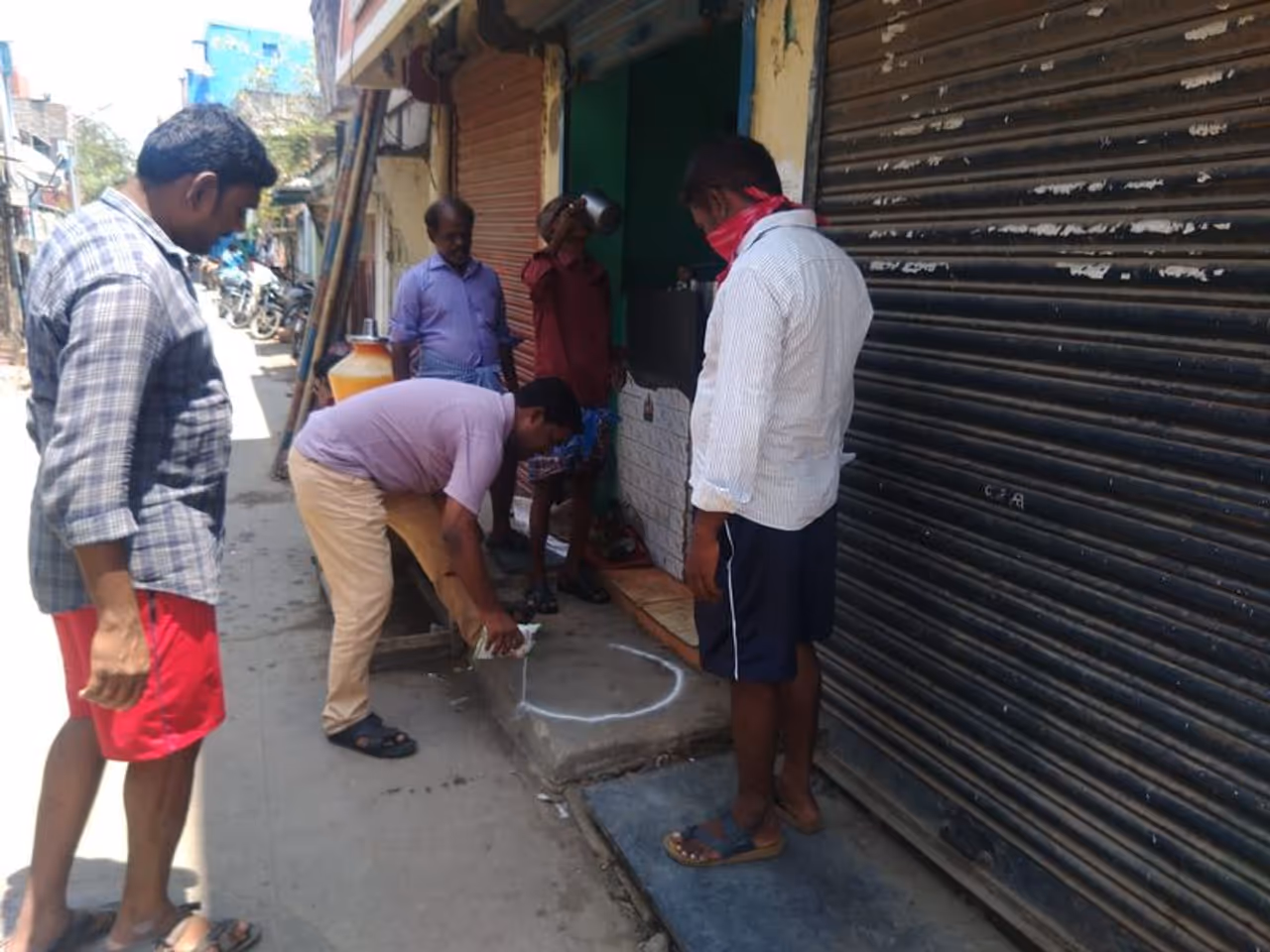 கொரோனா பாதுகாப்பு பணிகள் தீவிரம்: கொரோனா பாதுகாப்பு பணிகள் தீவிரம்: