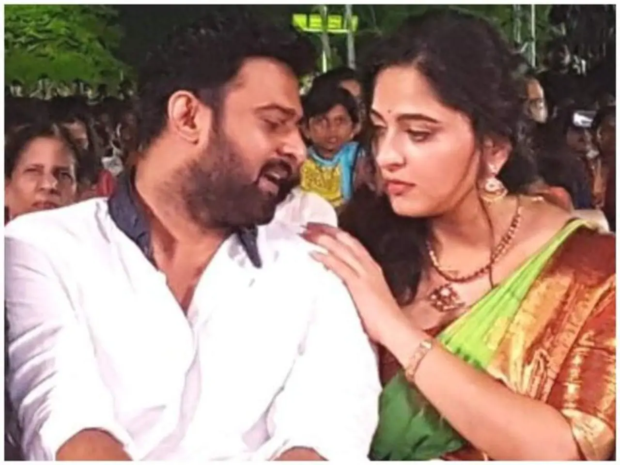 <p>Baahubali co star Anushka Shetty and Prabhas' alleged love affair had always been the industry's talk. But, the actors constantly rubbished the news stating both are very good friends. </p> <p>Baahubali co star Anushka Shetty and Prabhas' alleged love affair had always been the industry's talk. But, the actors constantly rubbished the news stating both are very good friends. </p>