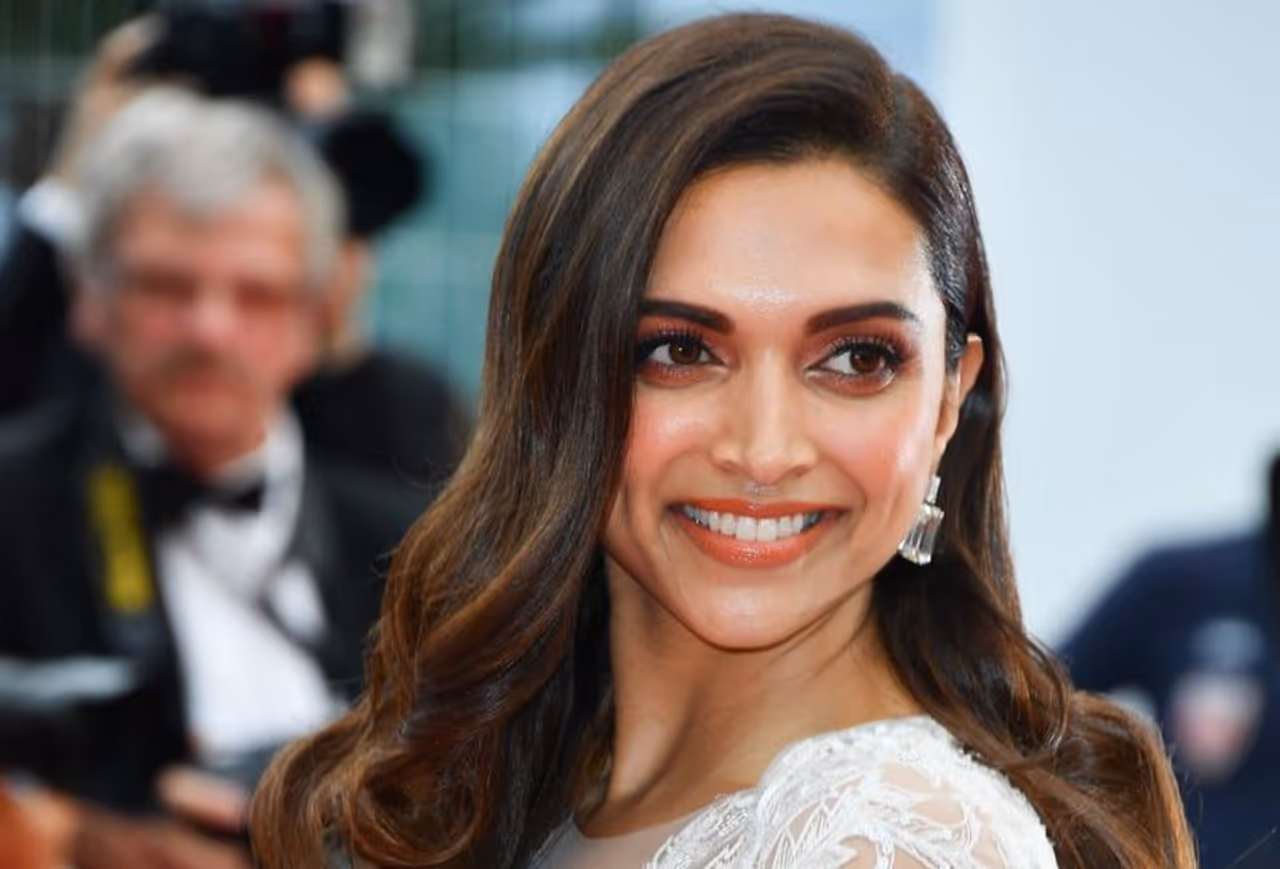 <p>We all know Deepika Padukone is from Bengaluru. She began her career in Sandalwood and since then there has been no looking back and is a part of Hollywood films and TV shows too.</p> <p>We all know Deepika Padukone is from Bengaluru. She began her career in Sandalwood and since then there has been no looking back and is a part of Hollywood films and TV shows too.</p>