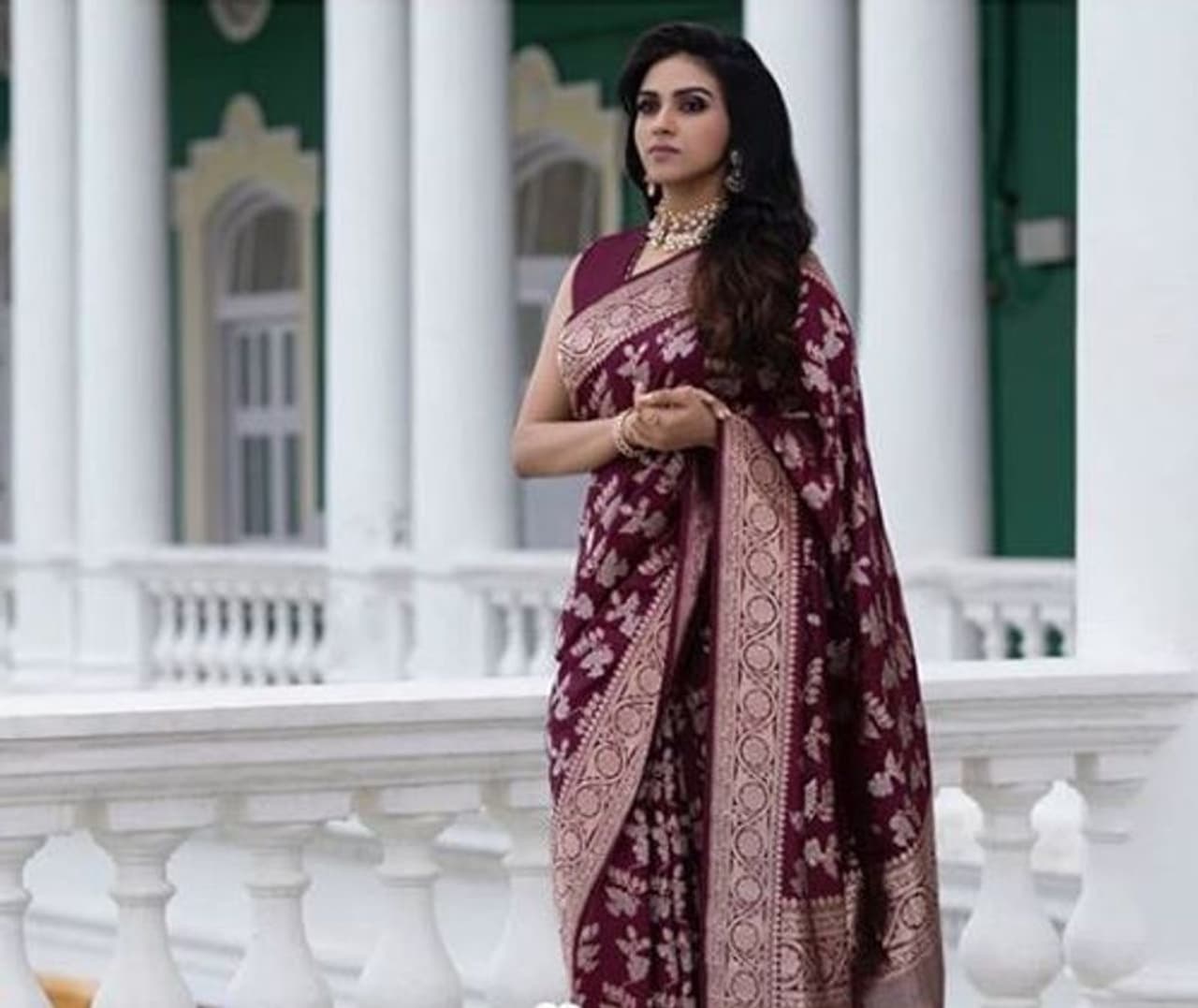 Malavika Jayaram Photo Gallery Malavika Jayaram Photo Gallery