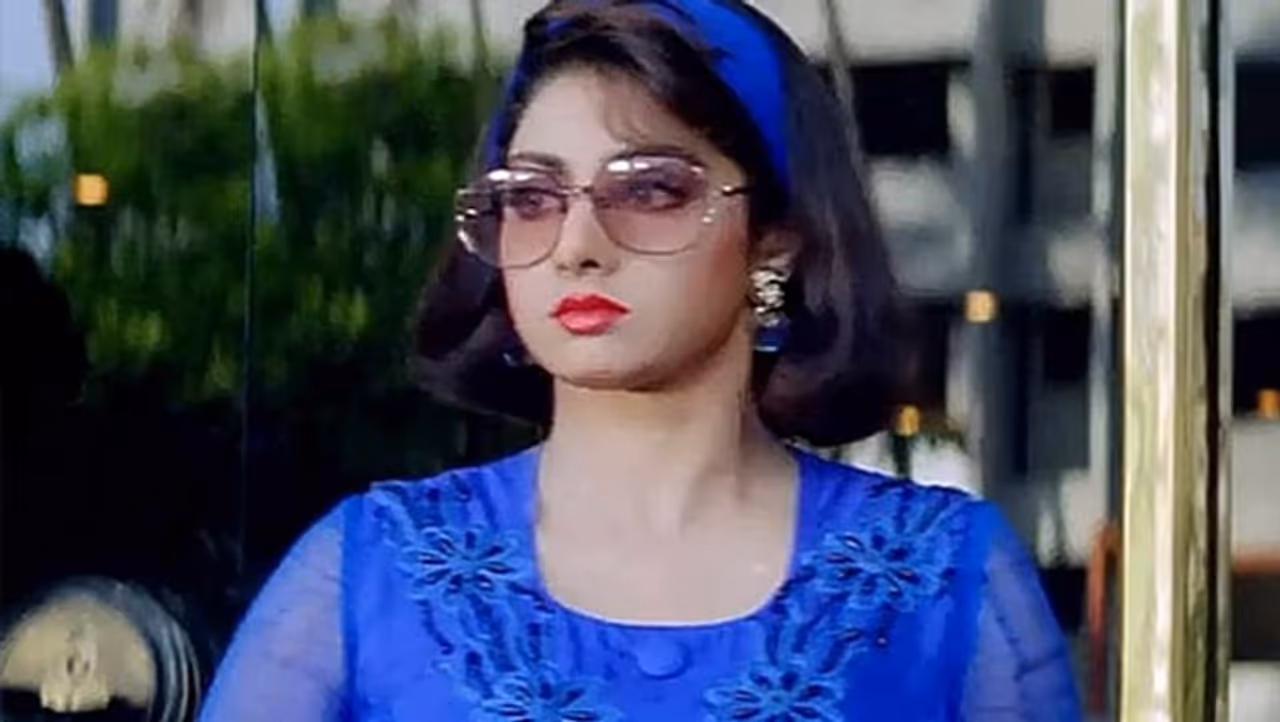 <p><strong>ಶ್ರೀದೇವಿ </strong>24 ಫೆಬ್ರವರಿ 2018ರಂದು ದುಬೈ ಹೋಟೆಲ್ ಒಂದರ ಬಾತ್ ಟಬ್ನಲ್ಲಿ ಹೆಣವಾಗಿ ಬಿದ್ದಿದ್ದ ಬಾಲಿವುಡ್ನ ದಿವಾ ಶ್ರೀದೇವಿಯ ಆಚಾನಕ್ ಸಾವಿಗೆ ಕಾರಣ ಇನ್ನೂ ರಹಸ್ಯವಾಗೇ ಉಳಿದಿದೆ.</p> <p><strong>ಶ್ರೀದೇವಿ </strong>24 ಫೆಬ್ರವರಿ 2018ರಂದು ದುಬೈ ಹೋಟೆಲ್ ಒಂದರ ಬಾತ್ ಟಬ್ನಲ್ಲಿ ಹೆಣವಾಗಿ ಬಿದ್ದಿದ್ದ ಬಾಲಿವುಡ್ನ ದಿವಾ ಶ್ರೀದೇವಿಯ ಆಚಾನಕ್ ಸಾವಿಗೆ ಕಾರಣ ಇನ್ನೂ ರಹಸ್ಯವಾಗೇ ಉಳಿದಿದೆ.</p>