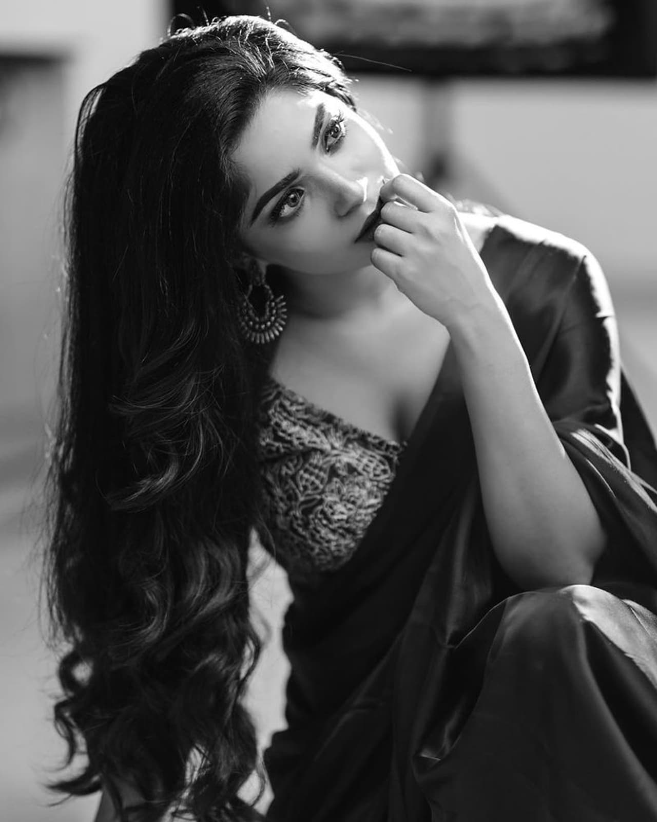 Dhivyabharathi Dhivyabharathi