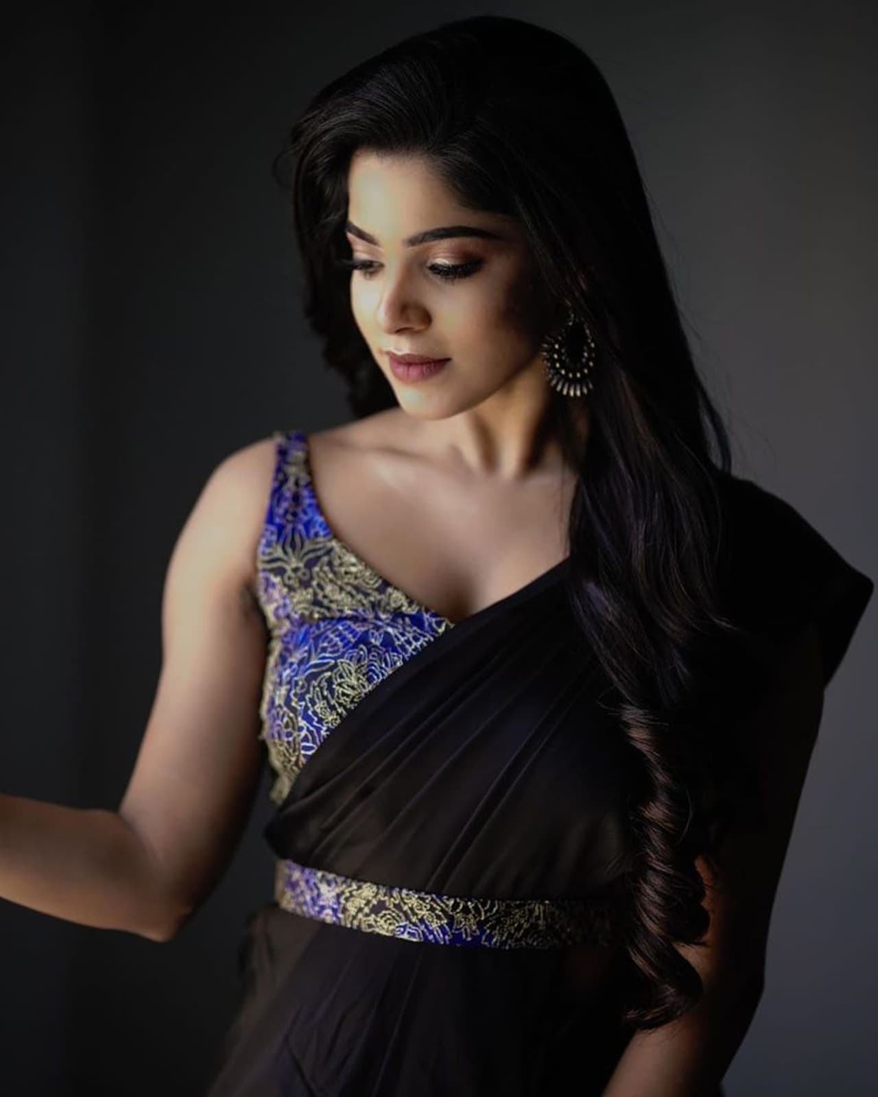 Dhivyabharathi Dhivyabharathi