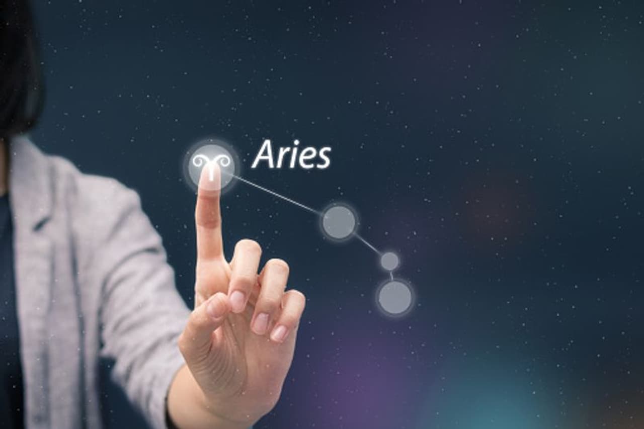 Aries: ಹಣ ಖರ್ಚು ಮಾಡೋಕೆ ಹೆದರದ ನೀವು ಬಿಗ್ ರಿಸ್ಕ್ಗೆ, ಬಜೆಟ್ಗೆ ಕೈ ಹಾಕಿ ಸಂಕಷ್ಟದಲ್ಲಿ ಸಿಲುಕಿಕೊಳ್ಳುತ್ತೀರಾ. ಆದಷ್ಟು ನಿಮ್ಮ ಹಣವನ್ನು ಡಬಲ್ ಆಗುವ ಕಡೆ ಇನ್ವೆಸ್ಟ್ ಮಾಡಿ. Aries: ಹಣ ಖರ್ಚು ಮಾಡೋಕೆ ಹೆದರದ ನೀವು ಬಿಗ್ ರಿಸ್ಕ್ಗೆ, ಬಜೆಟ್ಗೆ ಕೈ ಹಾಕಿ ಸಂಕಷ್ಟದಲ್ಲಿ ಸಿಲುಕಿಕೊಳ್ಳುತ್ತೀರಾ. ಆದಷ್ಟು ನಿಮ್ಮ ಹಣವನ್ನು ಡಬಲ್ ಆಗುವ ಕಡೆ ಇನ್ವೆಸ್ಟ್ ಮಾಡಿ.