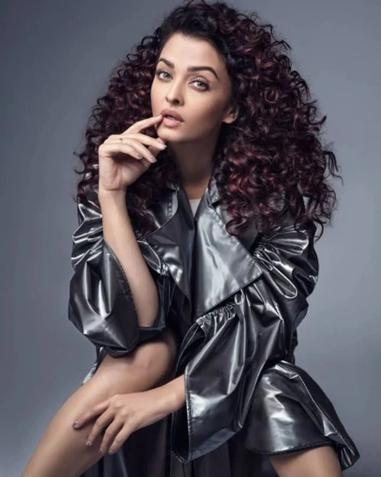 <p>ನಟಿ ಐಶ್ವರ್ಯಾ ರೈ ತಮ್ಮ ಸೌಂದರ್ಯದಿಂಲೇ ಸುಲಭವಾಗಿ ಬಾಲಿವುಡ್ಗೆ ಎಂಟ್ರಿ ಪಡೆದವರು.</p> <p>ನಟಿ ಐಶ್ವರ್ಯಾ ರೈ ತಮ್ಮ ಸೌಂದರ್ಯದಿಂಲೇ ಸುಲಭವಾಗಿ ಬಾಲಿವುಡ್ಗೆ ಎಂಟ್ರಿ ಪಡೆದವರು.</p>