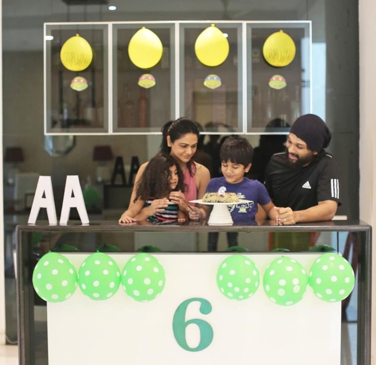 అల్లు అర్జున్ తనయుడు అల్లు అయాన్ బర్త్ డే సెలబ్రేషన్స్ అల్లు అర్జున్ తనయుడు అల్లు అయాన్ బర్త్ డే సెలబ్రేషన్స్