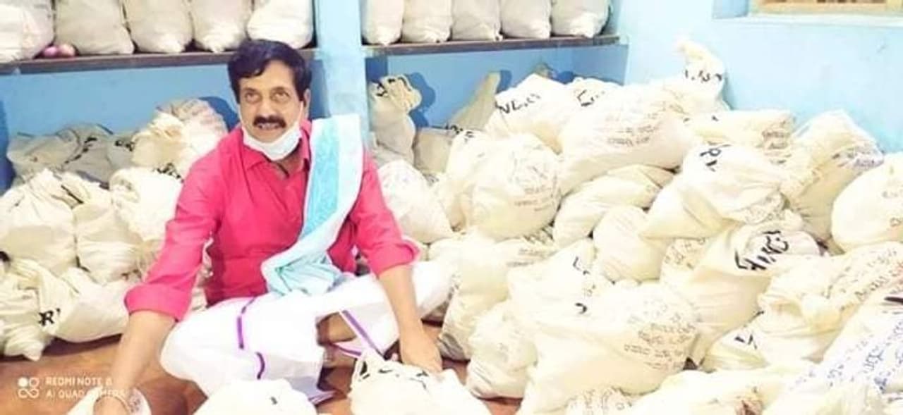 ಕೊರೋನಾ ಲಾಕ್‌ಡೌನಿಂದ ಸಂಕಷ್ಟಕ್ಕೆ ಸಿಲುಕಿರುವ ಕಡೂರು ಕ್ಷೇತ್ರದ ಜನರ ಪರ ವೈಎಸ್‌ವಿ ದತ್ತಾ ನಿಂತಿದ್ದಾರೆ.&nbsp;