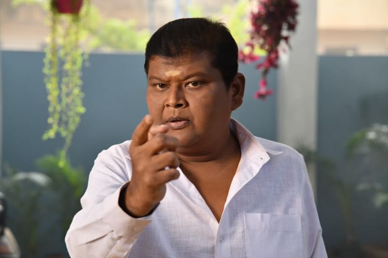 ಬಡ ಕುಟುಂಬದಲ್ಲಿ ಜನಿಸಿದರೂ ಸಾಧಿಸಬೇಕೆಂಬ ಛಲ ಅವರಲ್ಲಿತ್ತು.