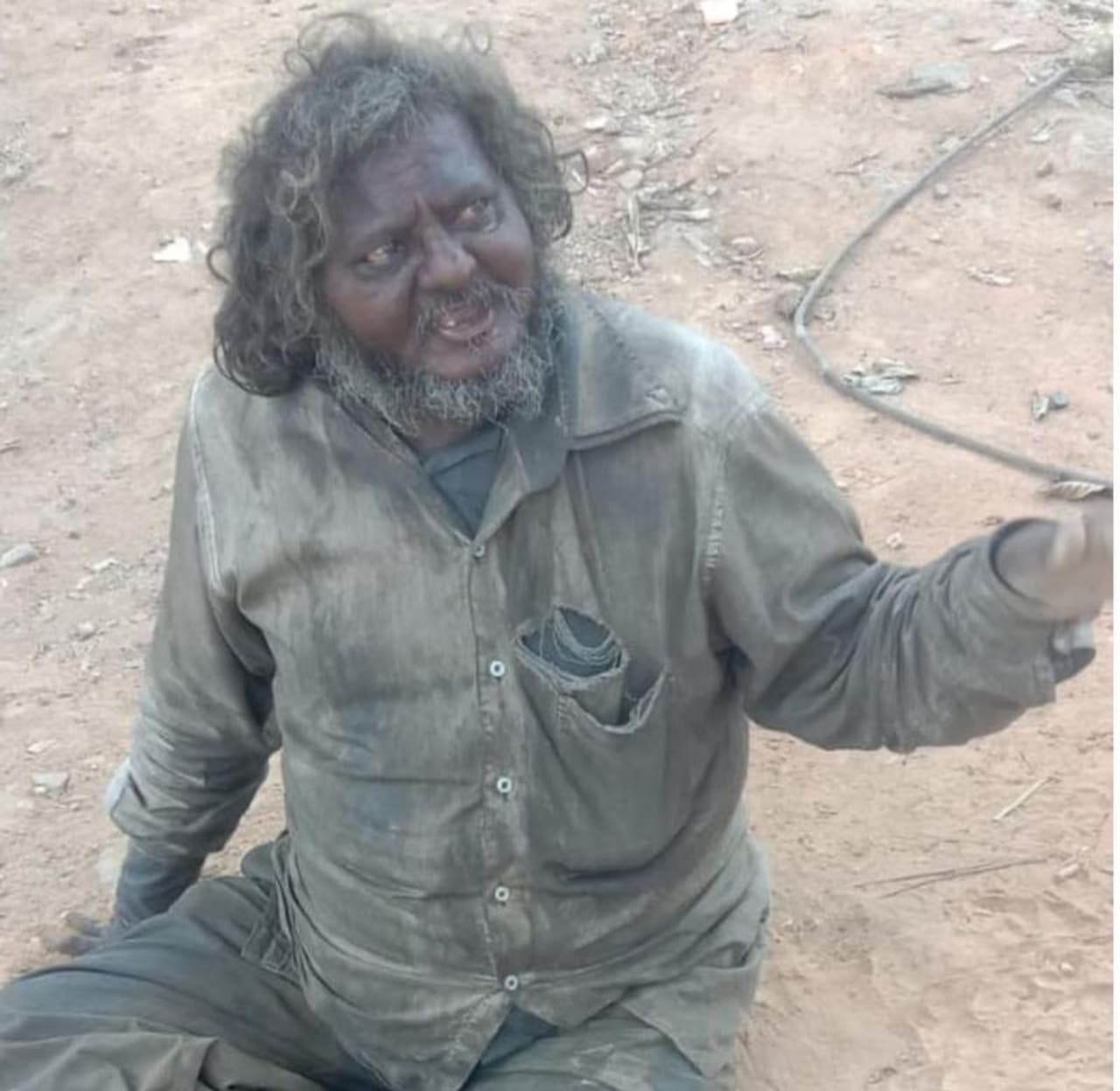 Byatarayanapura traffic police rescued and fed a man named Mohammed Salim, who was starving without a meal for long on Mysore Road.