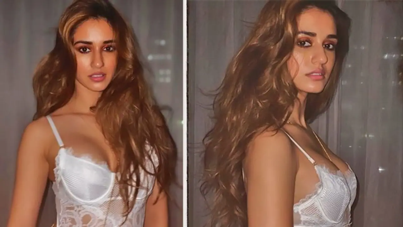 <p>Disha Patani is burning her Instagram account by sharing some super sexy pictures, has revealed a bedroom secret.</p> <p>Disha Patani is burning her Instagram account by sharing some super sexy pictures, has revealed a bedroom secret.</p>