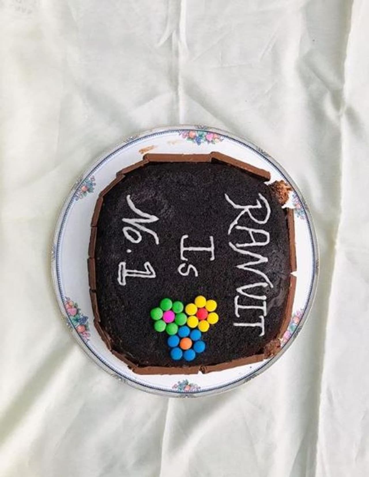 ನಟ, ನಿರ್ದೇಶಕ ರಿಷಬ್ ಶೆಟ್ಟಿ ಪುತ್ರ ರಣ್ವೀತ್ ಮಾರ್ಚ್ 7ರಂದು ಮೊದಲ ವರ್ಷಕ್ಕೆ ಕಾಲಿಟ್ಟಿದ್ದಾರೆ. ನಟ, ನಿರ್ದೇಶಕ ರಿಷಬ್ ಶೆಟ್ಟಿ ಪುತ್ರ ರಣ್ವೀತ್ ಮಾರ್ಚ್ 7ರಂದು ಮೊದಲ ವರ್ಷಕ್ಕೆ ಕಾಲಿಟ್ಟಿದ್ದಾರೆ.