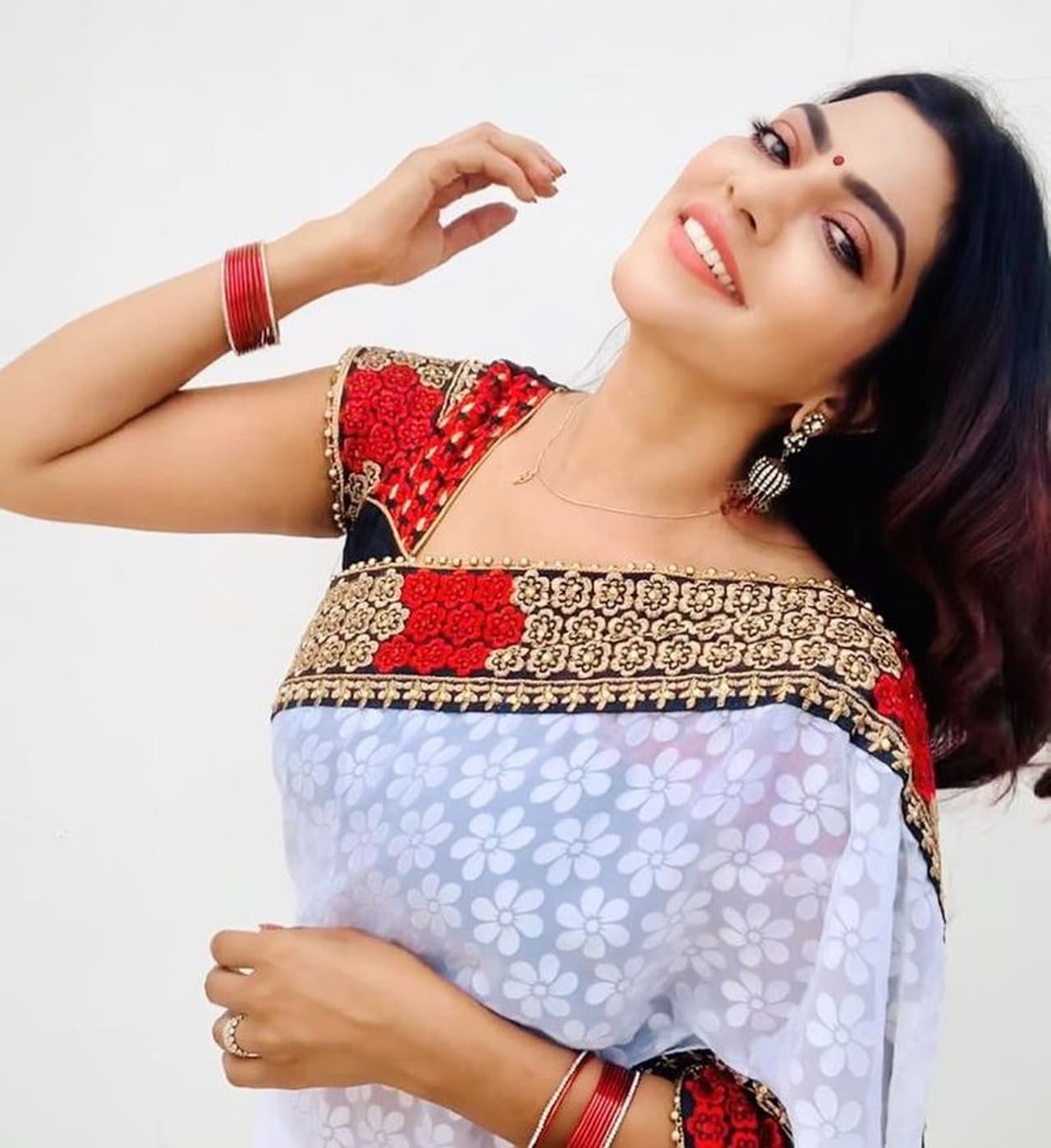 Lahari shari Lahari shari