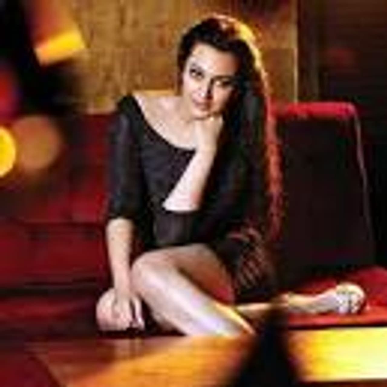 ದಬಾಂಗ್‌ ಸಿನಿಮಾದ ಮೂಲಕ ಕೆರಿಯರ್‌ ಶುರು ಮಾಡಿದ ಈ ಸುಂದರಿ ಖ್ಯಾತ ನಟ ಶತ್ರುಘ್ನ ಸಿನ್ಹಾ ಮಗಳು.