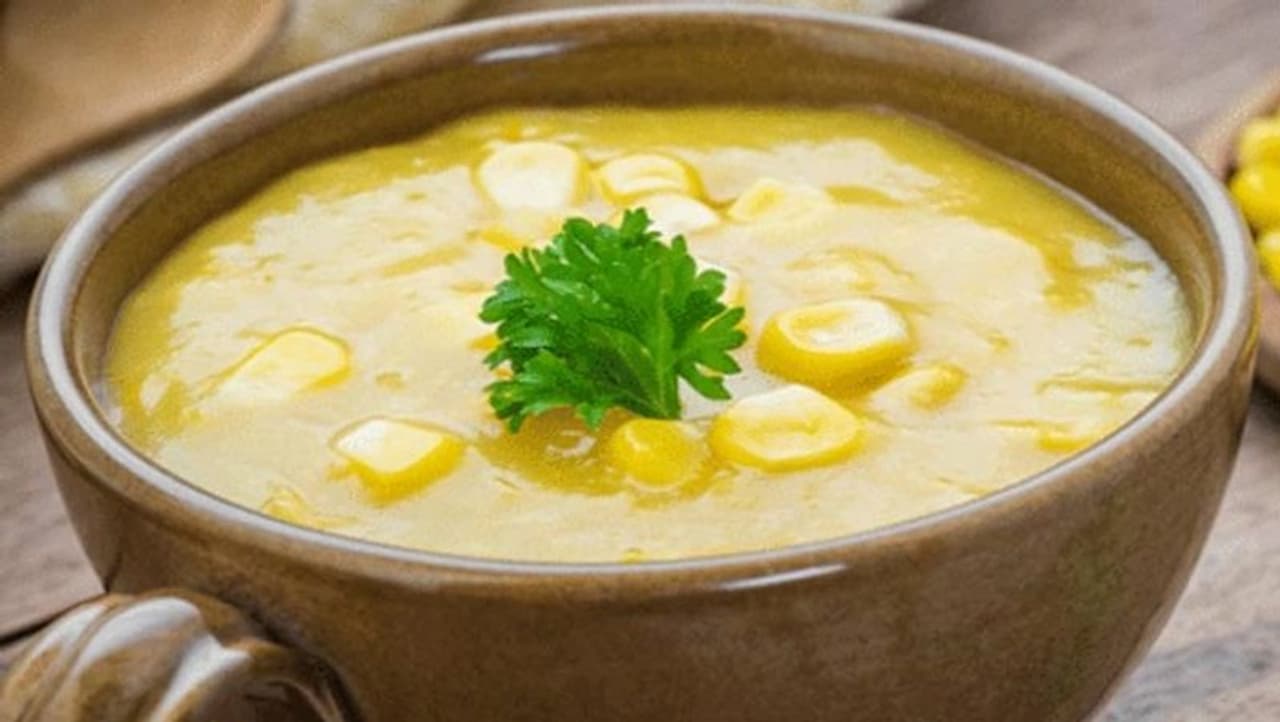 <p><strong>ರಕ್ತಹೀನತೆಯ ಅಪಾಯವನ್ನು ತಡೆಗಟ್ಟುತ್ತದೆ </strong><br />ಜೋಳವು ವಿಟಮಿನ್ ಬಿ12 ಮತ್ತು ಫೋಲಿಕ್ ಆಮ್ಲದಿಂದ ಸಮೃದ್ಧವಾಗಿದೆ, ಇದು ನಮ್ಮ ದೇಹದಲ್ಲಿ ಕೆಂಪು ರಕ್ತ ಕಣಗಳು ರೂಪುಗೊಳ್ಳಲು ಸಹಾಯ ಮಾಡುತ್ತದೆ. </p> <p><strong>ರಕ್ತಹೀನತೆಯ ಅಪಾಯವನ್ನು ತಡೆಗಟ್ಟುತ್ತದೆ </strong><br />ಜೋಳವು ವಿಟಮಿನ್ ಬಿ12 ಮತ್ತು ಫೋಲಿಕ್ ಆಮ್ಲದಿಂದ ಸಮೃದ್ಧವಾಗಿದೆ, ಇದು ನಮ್ಮ ದೇಹದಲ್ಲಿ ಕೆಂಪು ರಕ್ತ ಕಣಗಳು ರೂಪುಗೊಳ್ಳಲು ಸಹಾಯ ಮಾಡುತ್ತದೆ. </p>