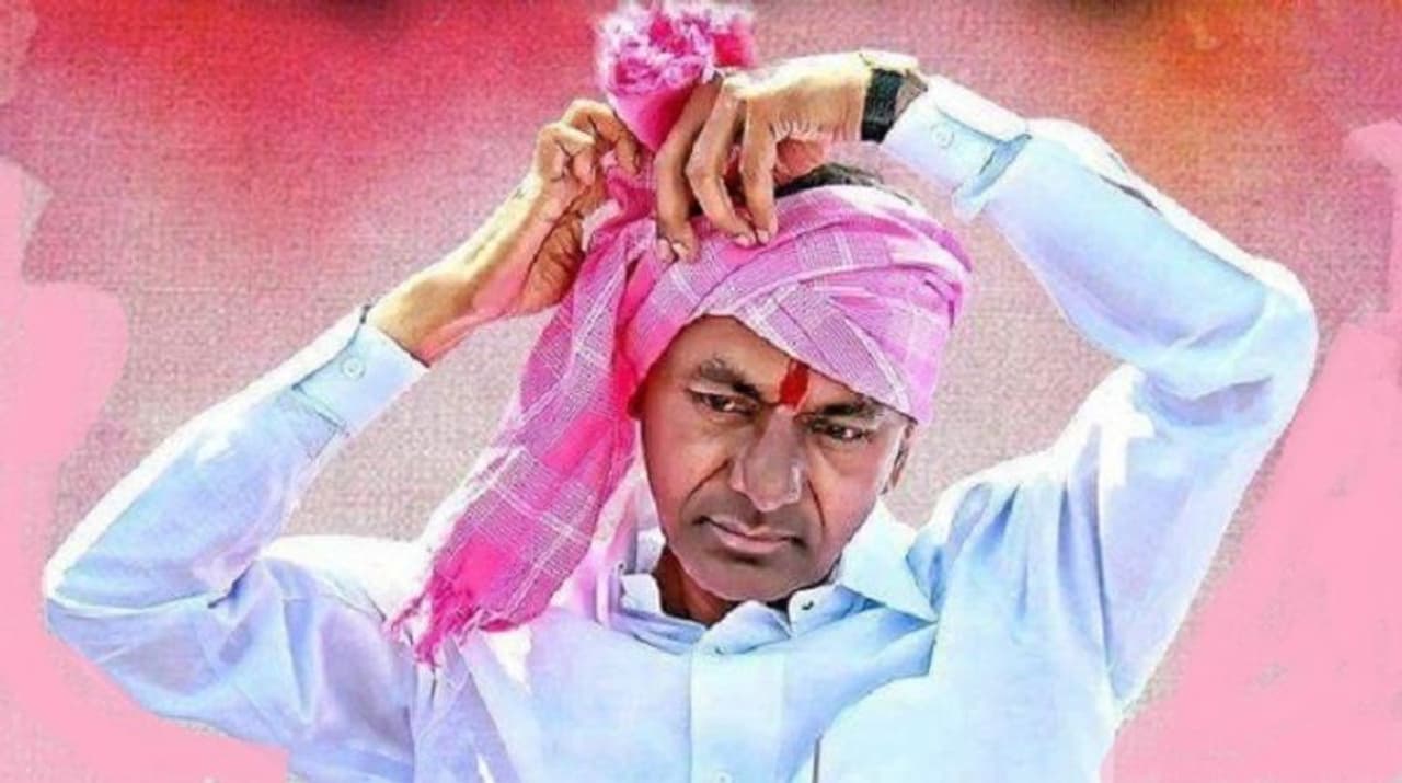 <p>తెలంగాణలో కేసీఆర్ సర్కార్ తొలి ఐదేండ్లలో ఎలాంటి ప్రజాభిమానాన్ని చూరగొన్నదో అందరికి తెలిసిందే. ఆ అభిమానమే తెలంగాణాలో కేసీఆర్ కి బ్రహ్మాండమైన విజయాన్ని 2018లో అందించి పెట్టింది. కానీ రెండవ దఫాలో మాత్రం కేసీఆర్ కి పరిస్థితులు అంతలా అనుకూలిస్తున్నట్టుగా కనబడడంలేదు. </p> <p>తెలంగాణలో కేసీఆర్ సర్కార్ తొలి ఐదేండ్లలో ఎలాంటి ప్రజాభిమానాన్ని చూరగొన్నదో అందరికి తెలిసిందే. ఆ అభిమానమే తెలంగాణాలో కేసీఆర్ కి బ్రహ్మాండమైన విజయాన్ని 2018లో అందించి పెట్టింది. కానీ రెండవ దఫాలో మాత్రం కేసీఆర్ కి పరిస్థితులు అంతలా అనుకూలిస్తున్నట్టుగా కనబడడంలేదు. </p>