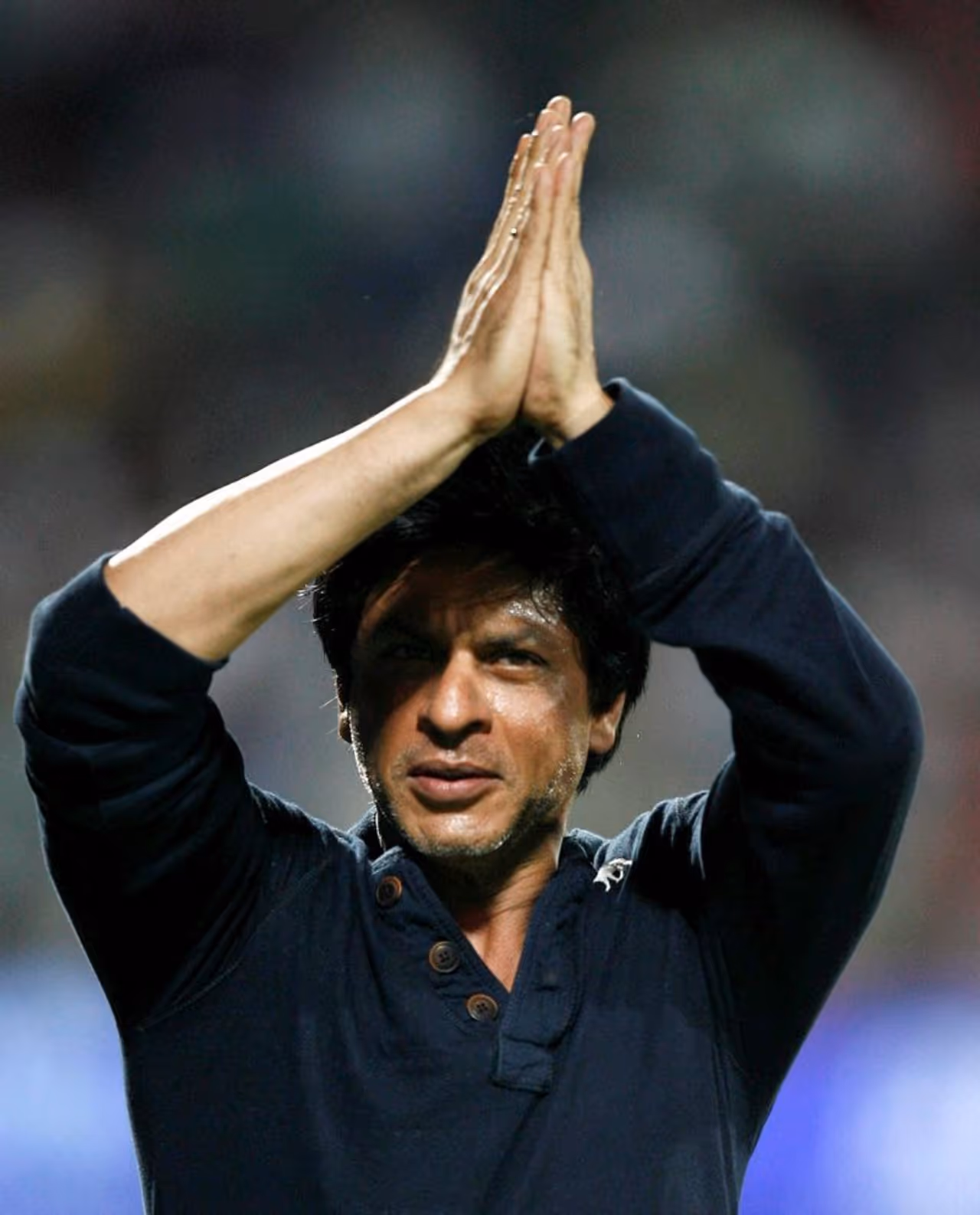 ಮಹಾರಾಷ್ಟ್ರದಲ್ಲಿ ವೈದ್ಯಕೀಯ ಸಿಬ್ಬಂದಿಗೆ ನಟ ಶಾರೂಖ್ ಖಾನ್ 25 ಸಾವಿರ ಪಿಪಿಇ ಕಿಟ್ಗಳನ್ನು ಹಂಚಿದ್ದಾರೆ. ಇದು ವೈದ್ಯಕೀಯ ಸಿಬ್ಬಂದಿಗೆ ನೆರವಾಗಲಿದೆ ಎಂದು ಮಹಾರಾಷ್ಟ್ರ ಆರೋಗ್ಯ ಸಚಿವ ರಾಜೇಶ್ ಟೋಪ್ ತಿಳಿಸಿದ್ದಾರೆ. ಮಹಾರಾಷ್ಟ್ರದಲ್ಲಿ ವೈದ್ಯಕೀಯ ಸಿಬ್ಬಂದಿಗೆ ನಟ ಶಾರೂಖ್ ಖಾನ್ 25 ಸಾವಿರ ಪಿಪಿಇ ಕಿಟ್ಗಳನ್ನು ಹಂಚಿದ್ದಾರೆ. ಇದು ವೈದ್ಯಕೀಯ ಸಿಬ್ಬಂದಿಗೆ ನೆರವಾಗಲಿದೆ ಎಂದು ಮಹಾರಾಷ್ಟ್ರ ಆರೋಗ್ಯ ಸಚಿವ ರಾಜೇಶ್ ಟೋಪ್ ತಿಳಿಸಿದ್ದಾರೆ.